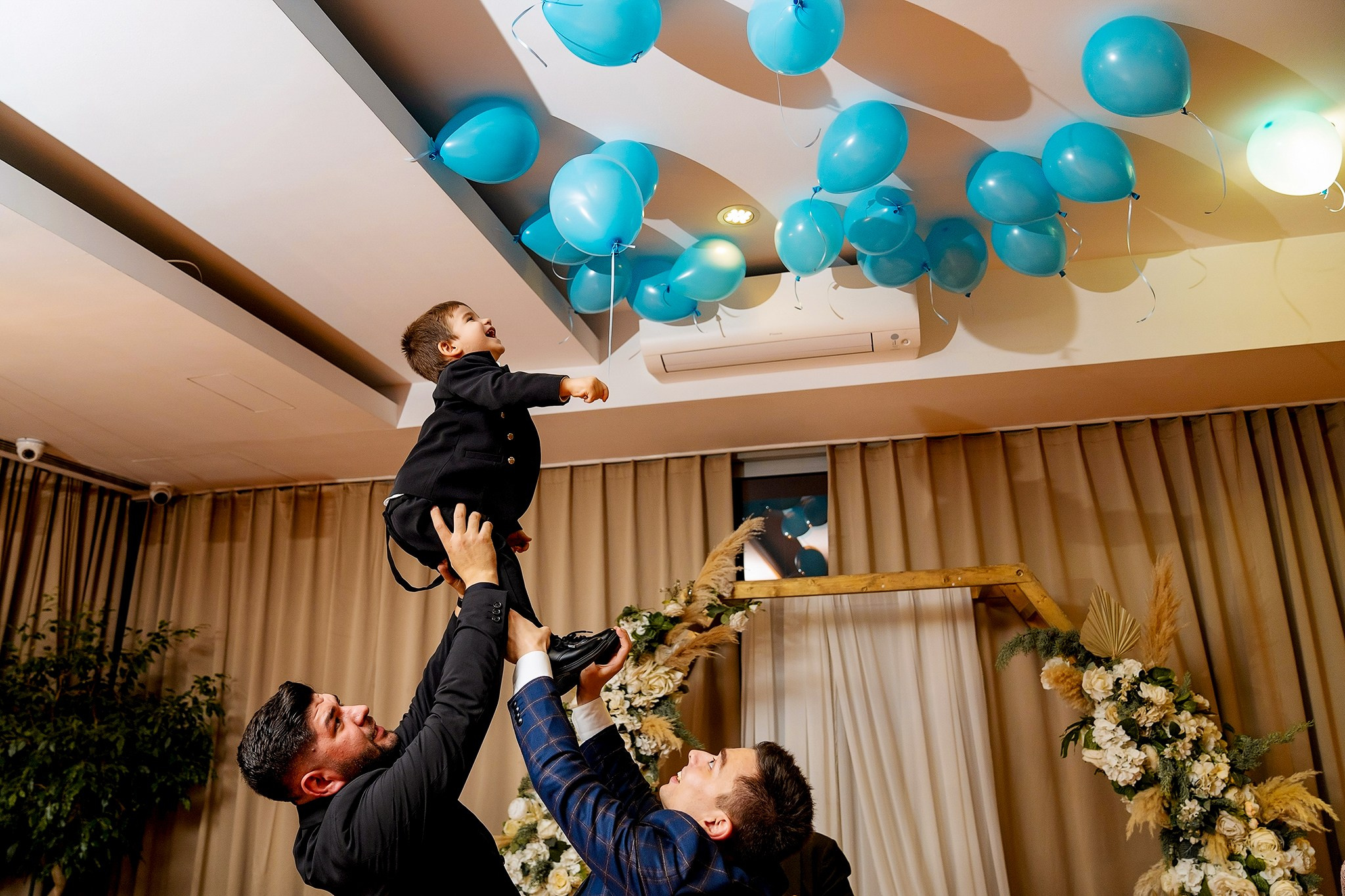 Alexandra & Iulian. Fotograf evenimente. Fotograf nunta. Fotograf Botez. Mihaela Savu