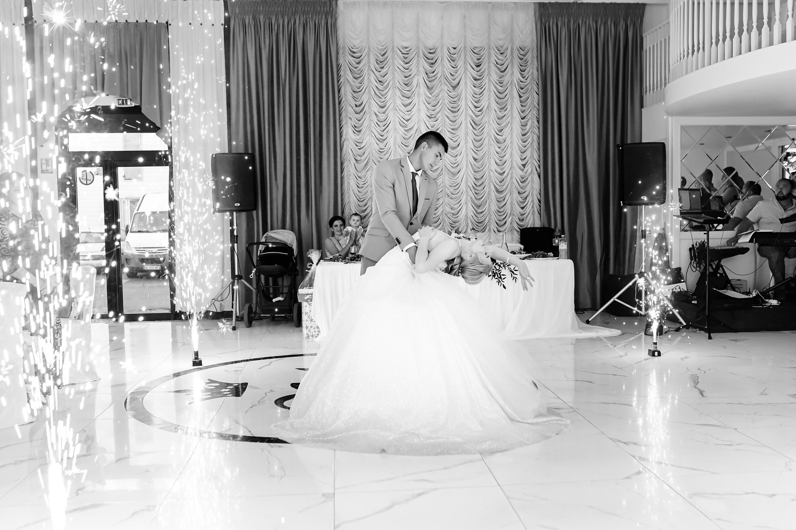 Wedd. Https://www.instagram.com/grosu.photography?igsh=MTR6Y2xobGw1ZTluZg%3D%3D&utm_source=qr