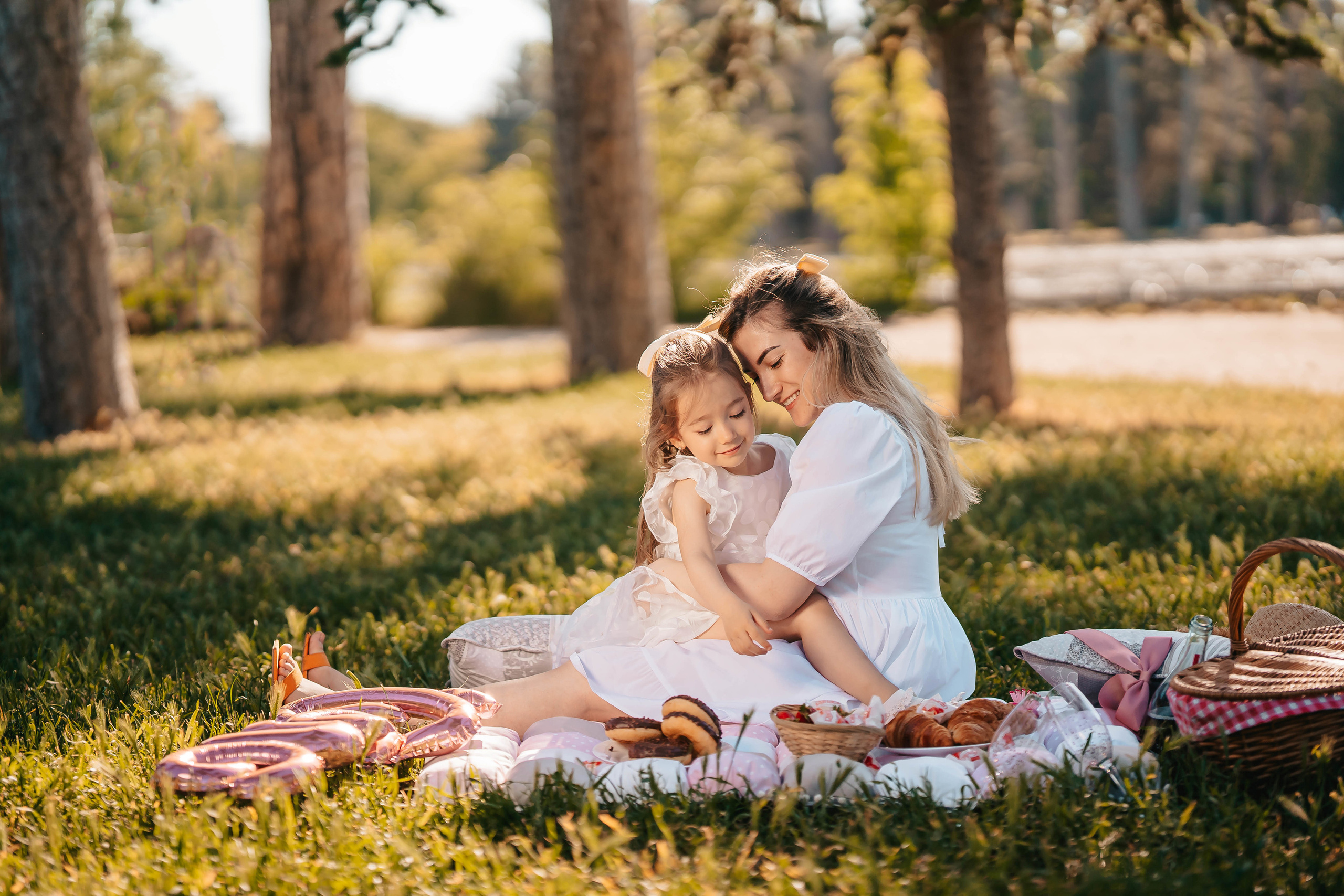 Family. Https://www.instagram.com/grosu.photography?igsh=MTR6Y2xobGw1ZTluZg%3D%3D&utm_source=qr