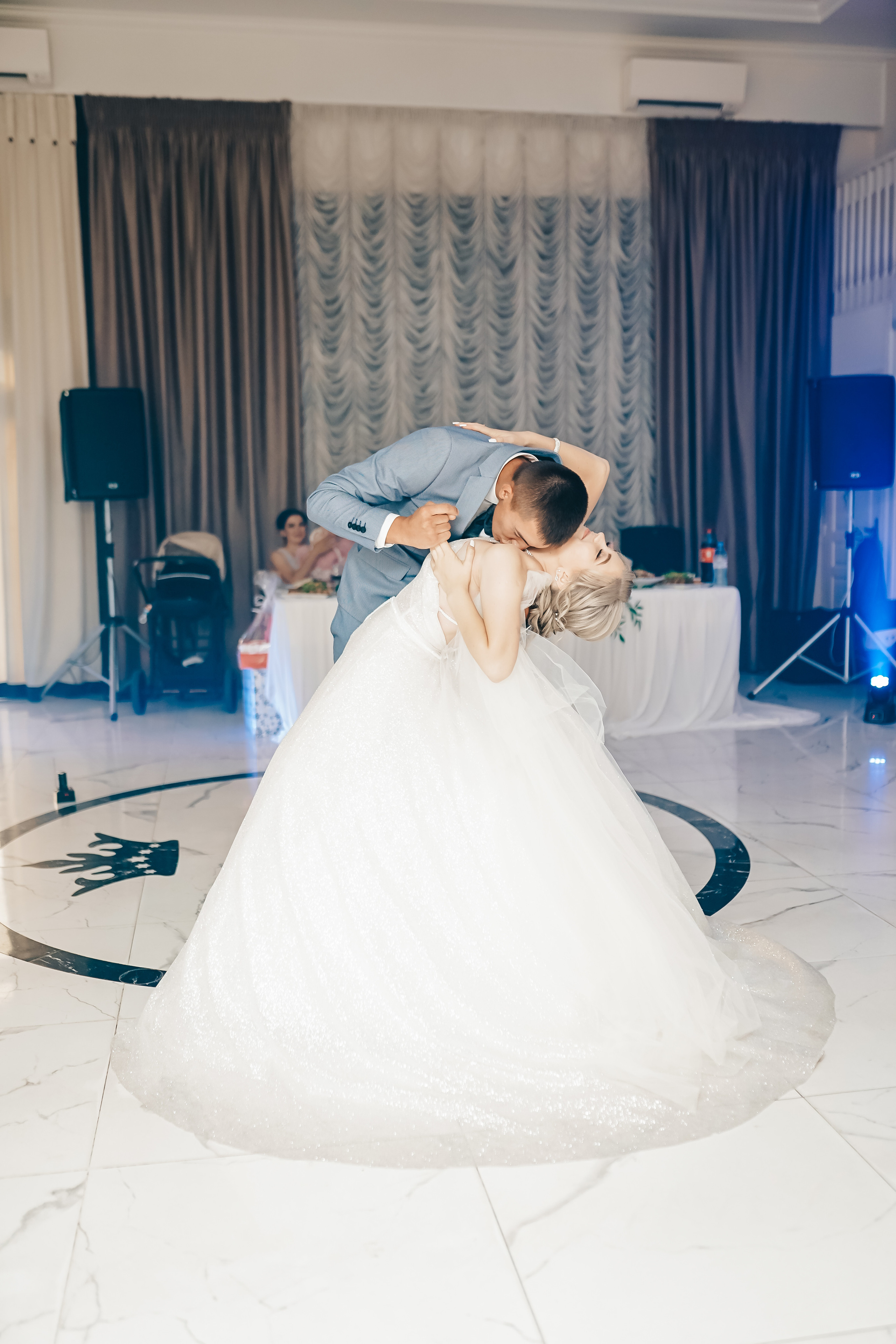 Wedd. Https://www.instagram.com/grosu.photography?igsh=MTR6Y2xobGw1ZTluZg%3D%3D&utm_source=qr