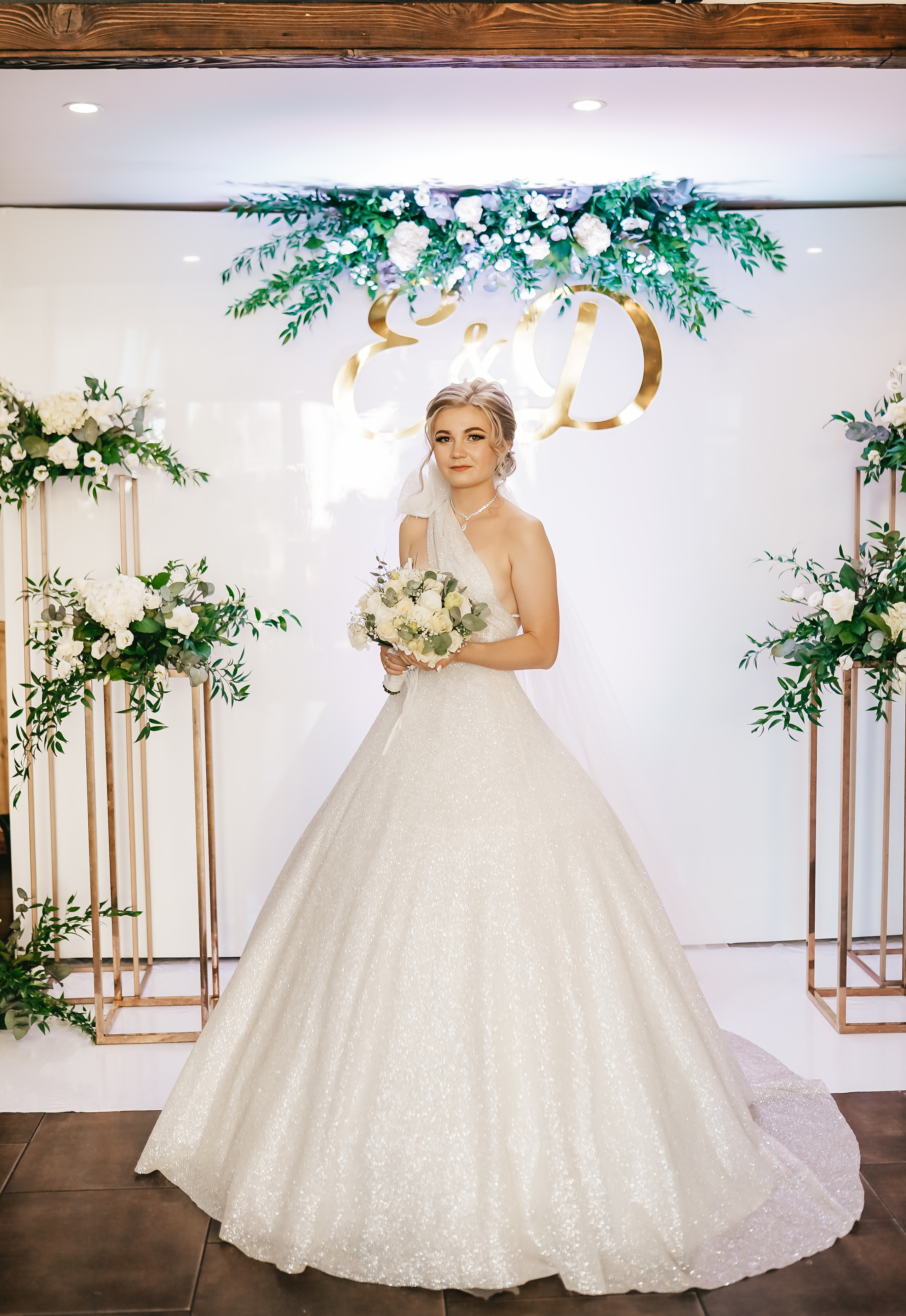 Wedd. Https://www.instagram.com/grosu.photography?igsh=MTR6Y2xobGw1ZTluZg%3D%3D&utm_source=qr