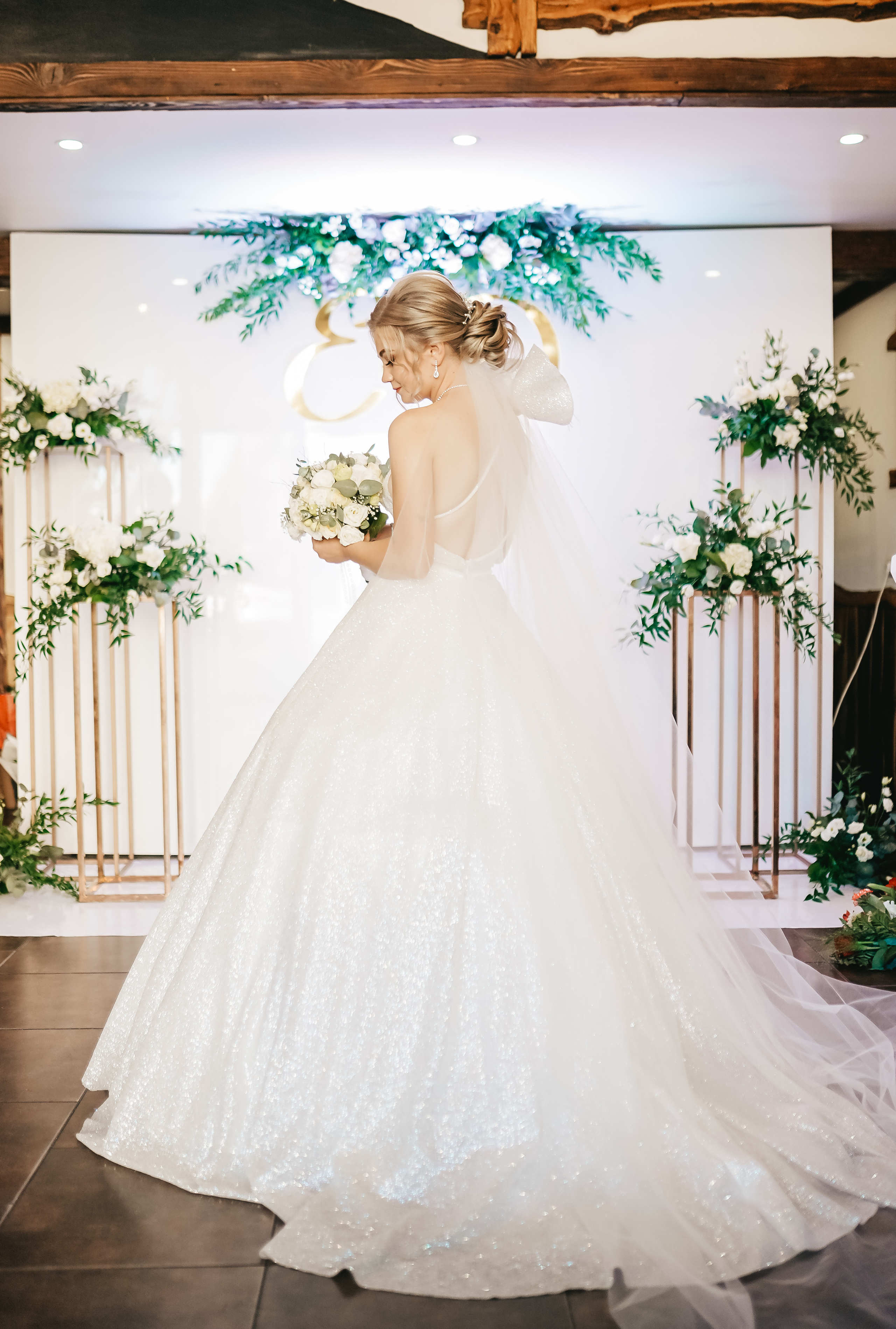 Wedd. Https://www.instagram.com/grosu.photography?igsh=MTR6Y2xobGw1ZTluZg%3D%3D&utm_source=qr