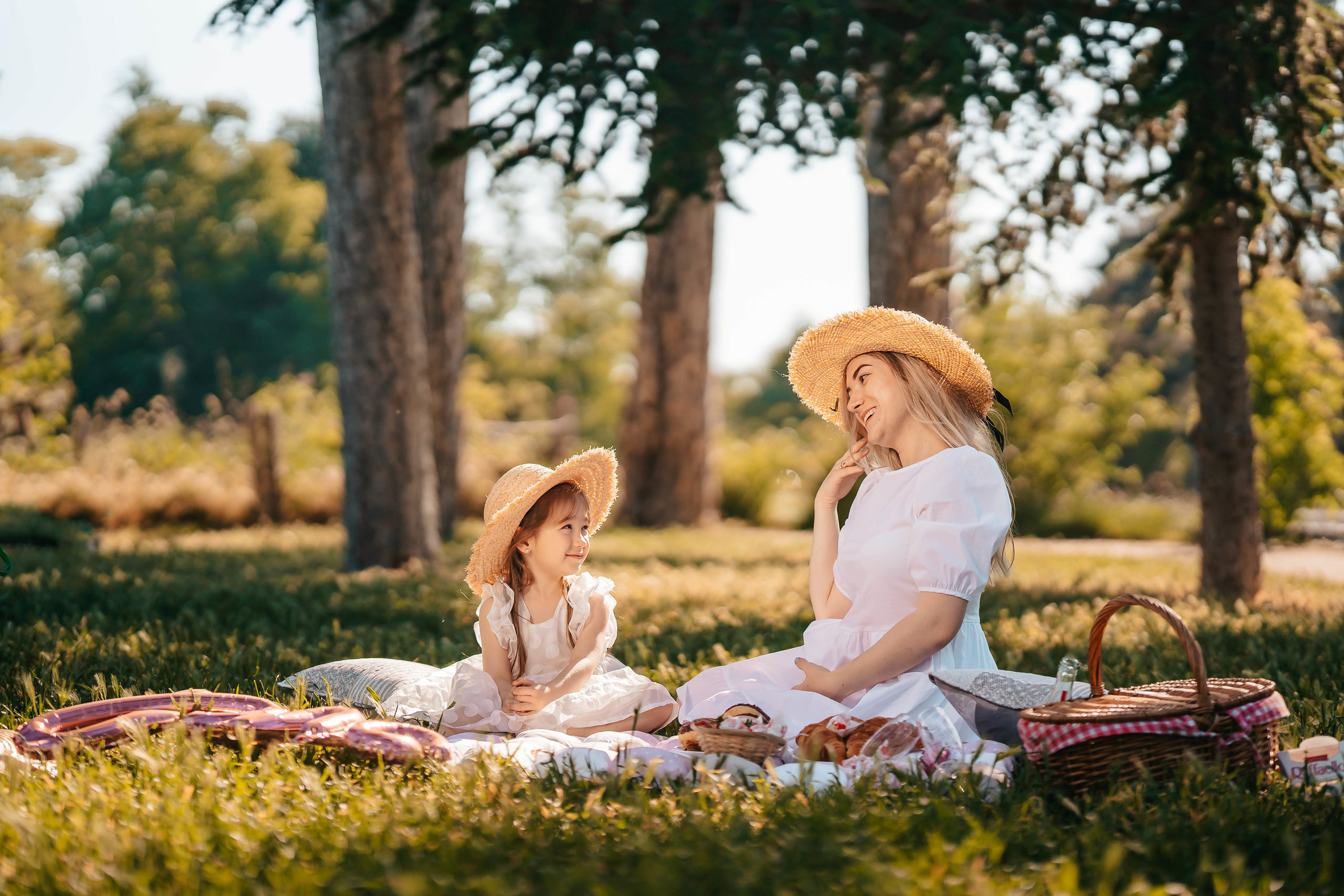 Family. Https://www.instagram.com/grosu.photography?igsh=MTR6Y2xobGw1ZTluZg%3D%3D&utm_source=qr