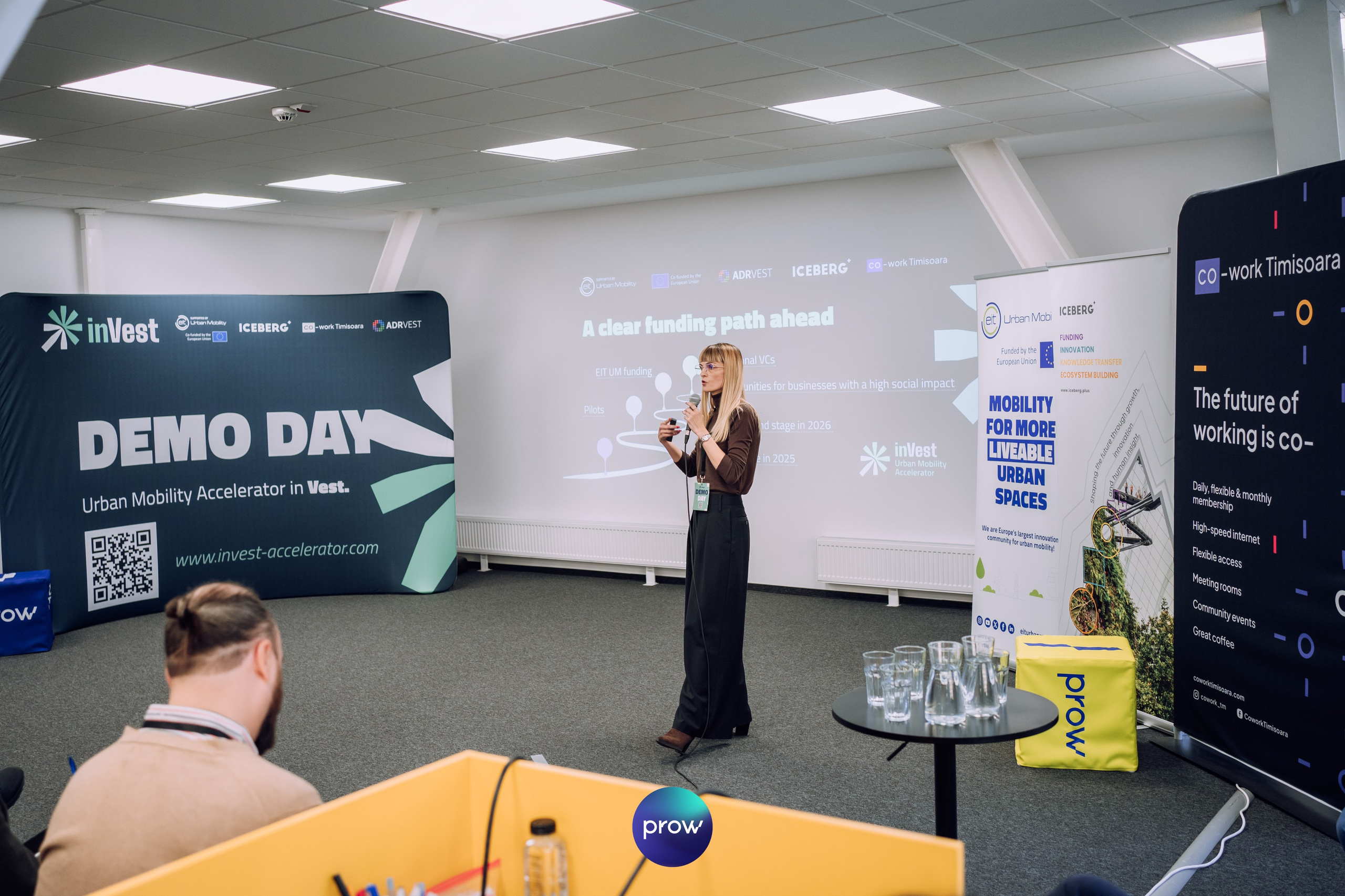 InVest DemoDay @ Cowork. Cozac Cristian Photographer