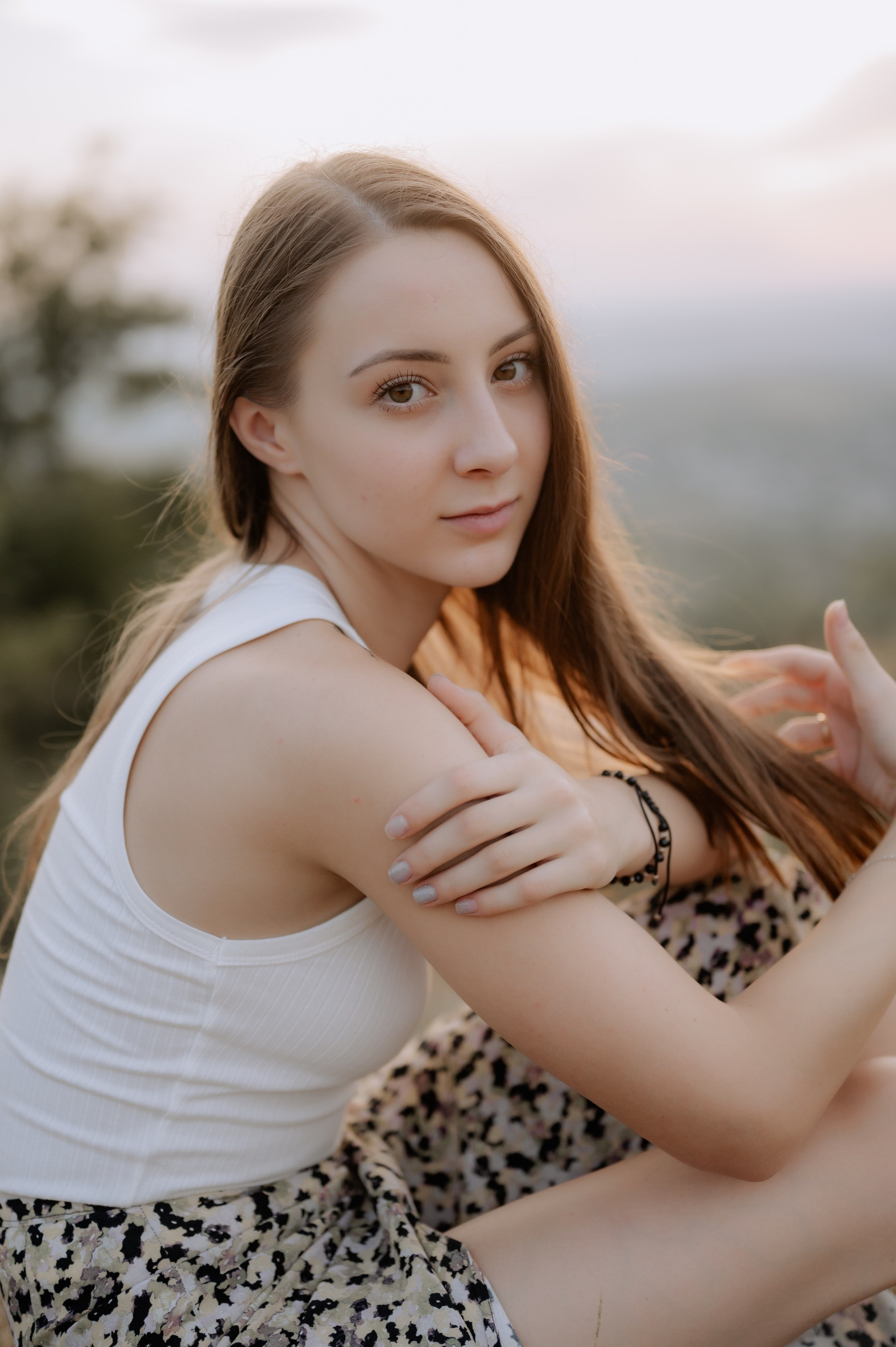 Sedinta foto in natura la apus. Proud Vision Weddings | Wedding Photography & Film — Servicii profesionale Foto Video Nunta Iasi