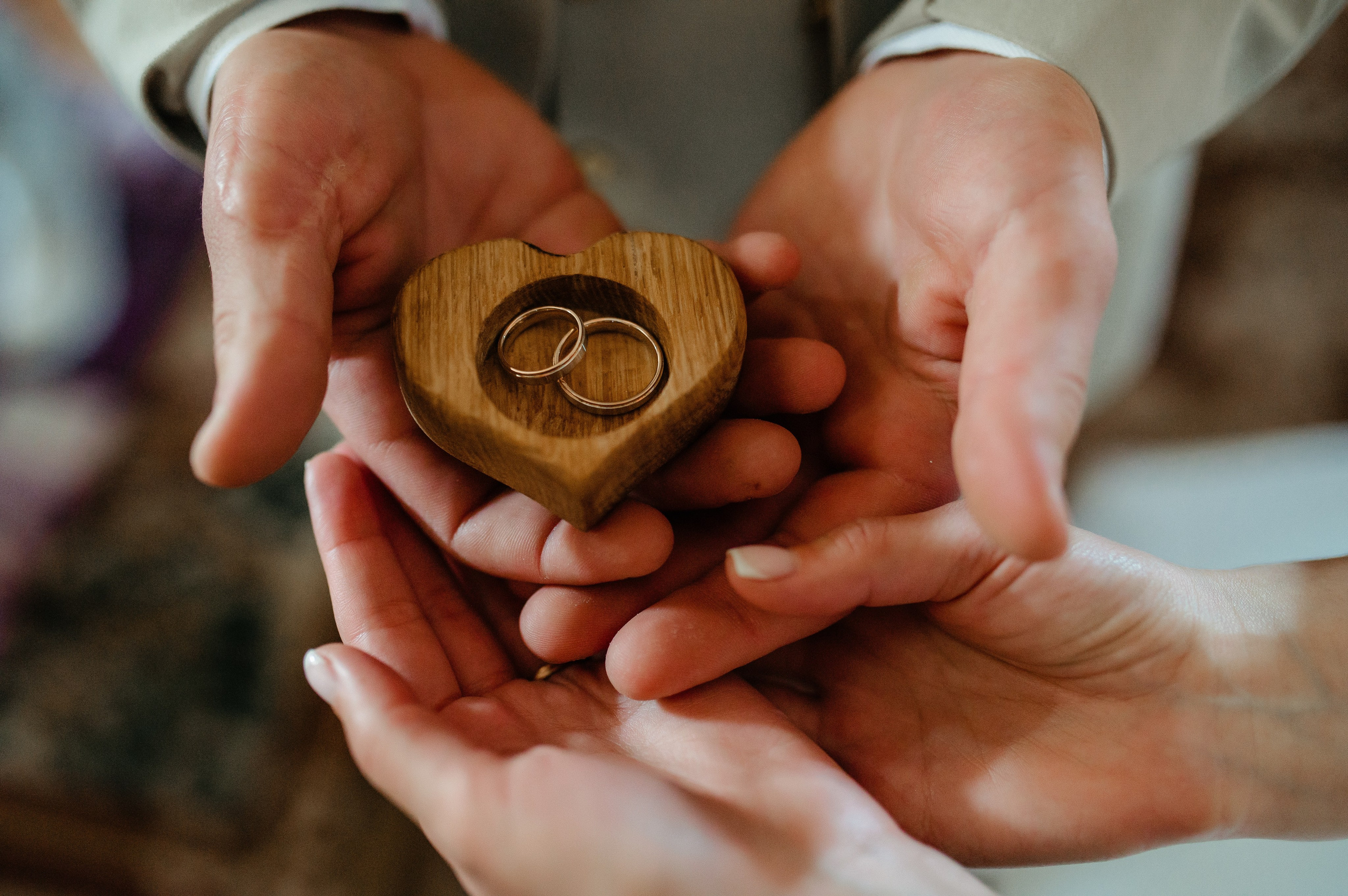 Nunta restransa in luna mai, cu sedinta foto la Conac Polizu. Proud Vision Weddings | Wedding Photography & Film — Servicii profesionale Foto Video Nunta Iasi