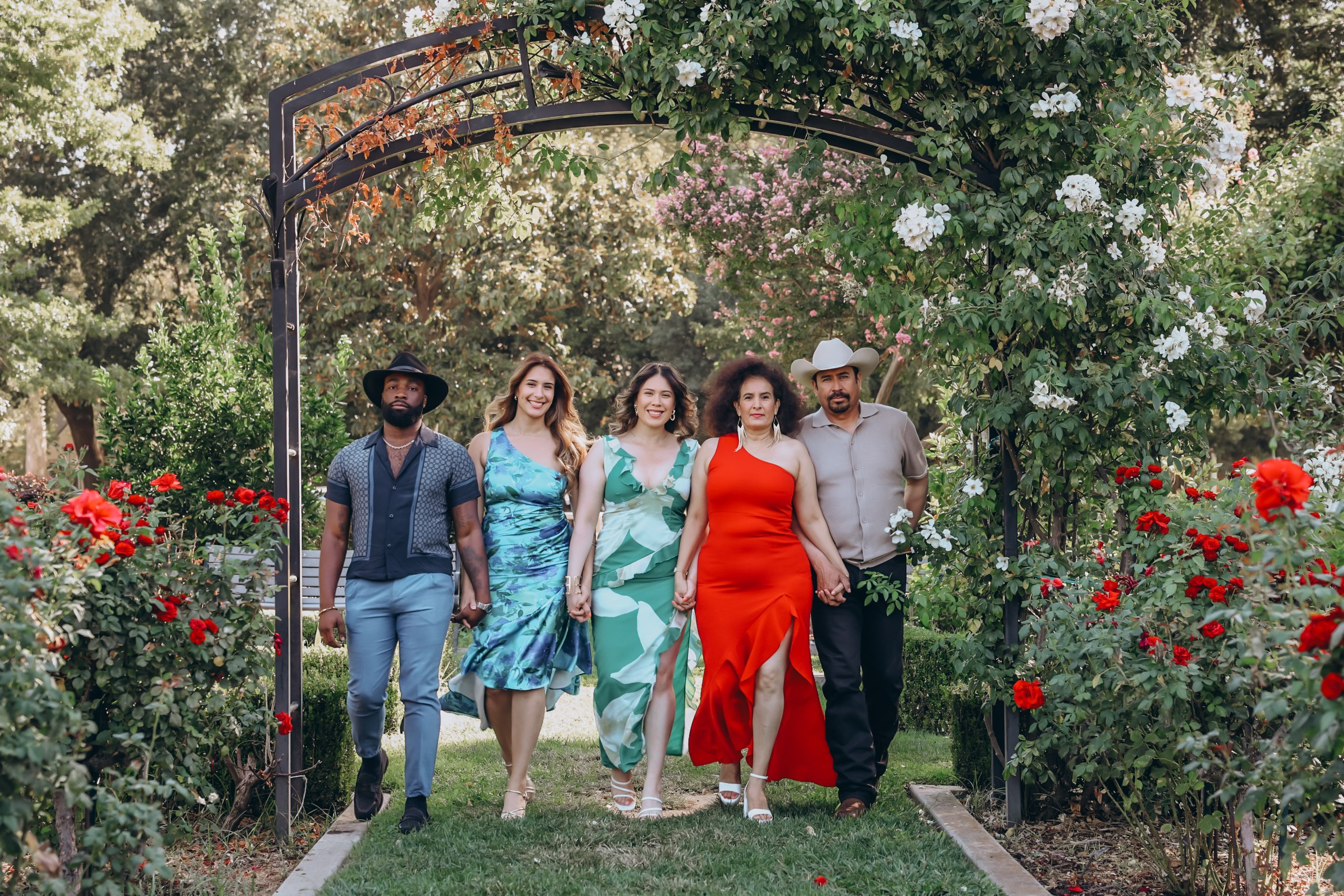 Events and big family photos. Family and children’s lifestyle photographer Elena Tumanova