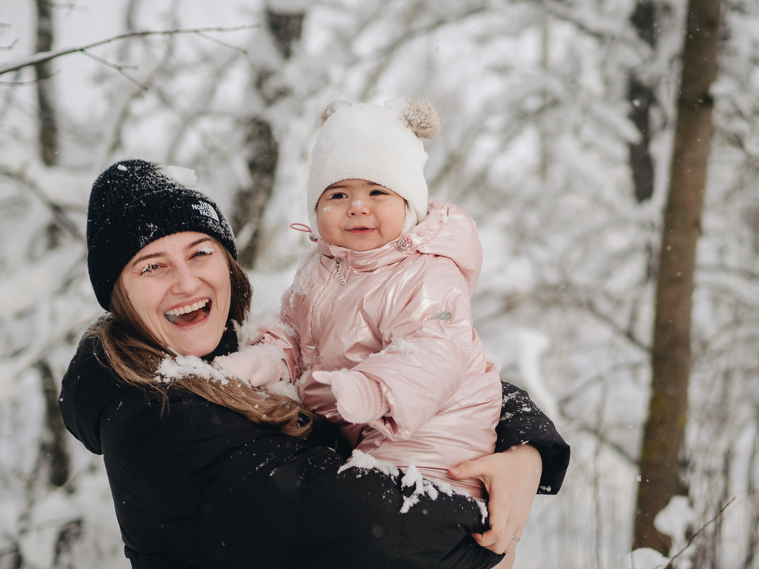 Lida & her family. Photographer in Los Angeles. Julia Ishmuratova