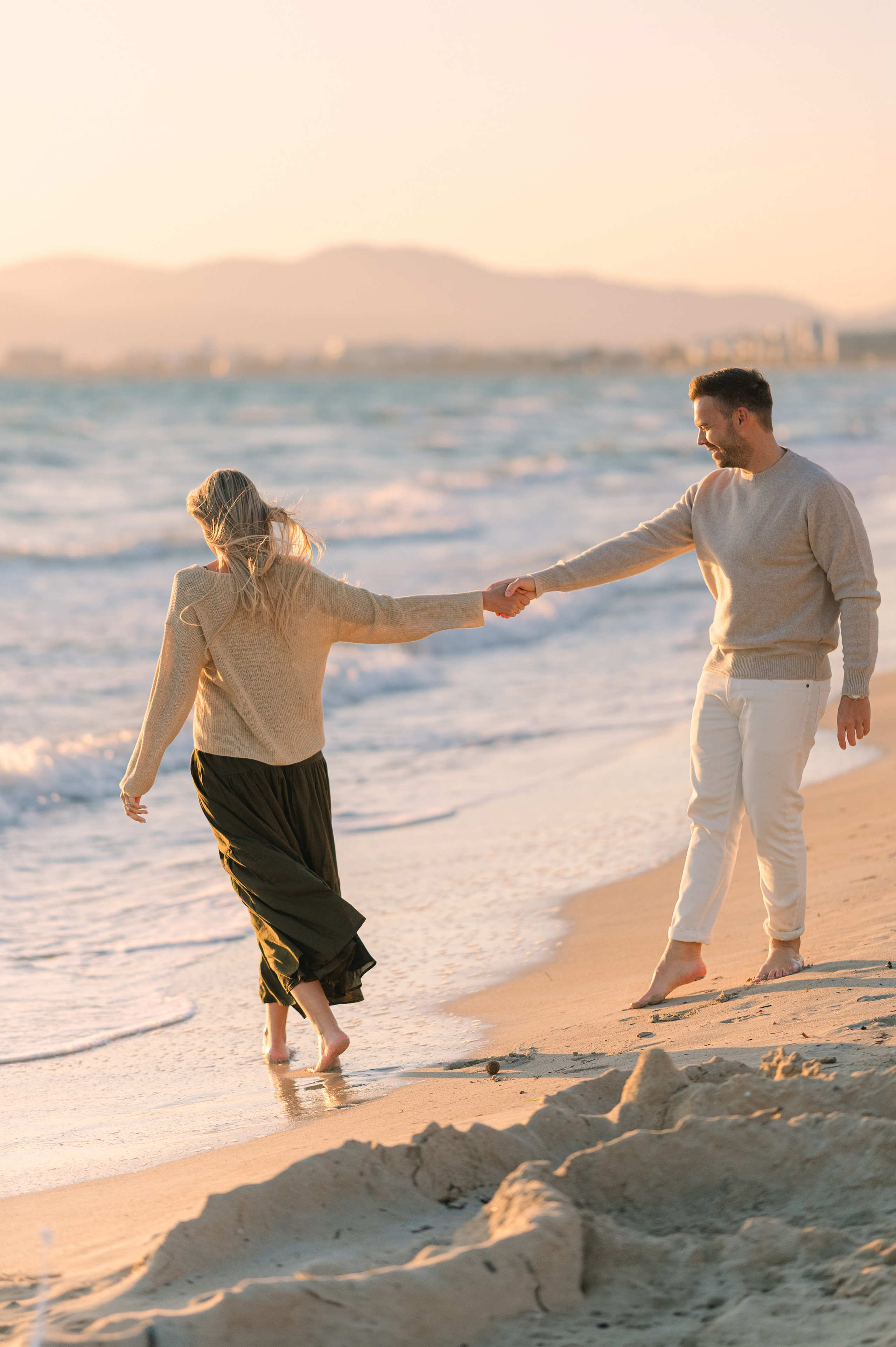 Family & Couple Photoshoot Mallorca S’Arenal Beach — Sunset Session. Photographer in Mallorca
