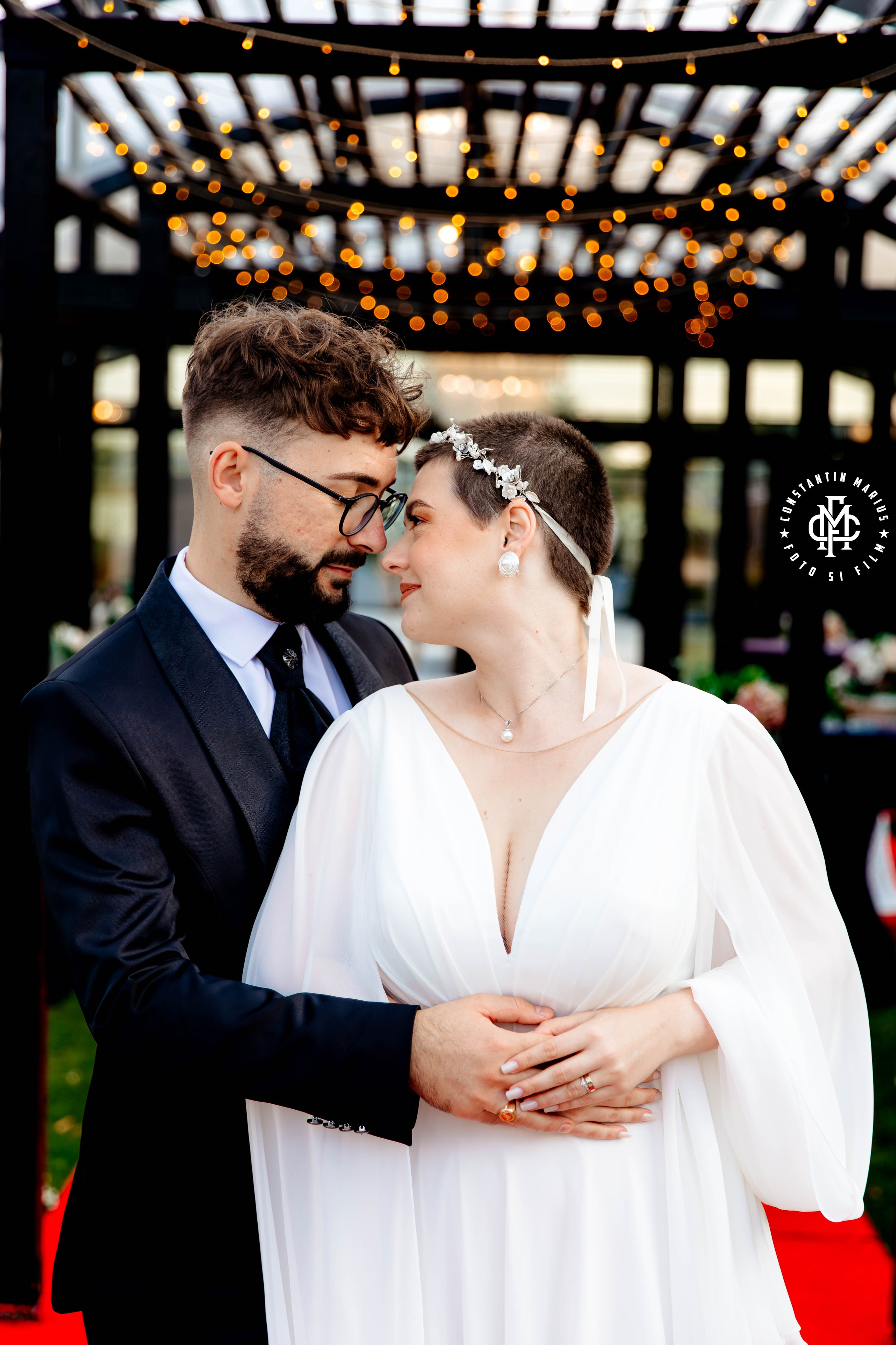 WEDDING PHOTOGRAPHY. DESPRE NOI