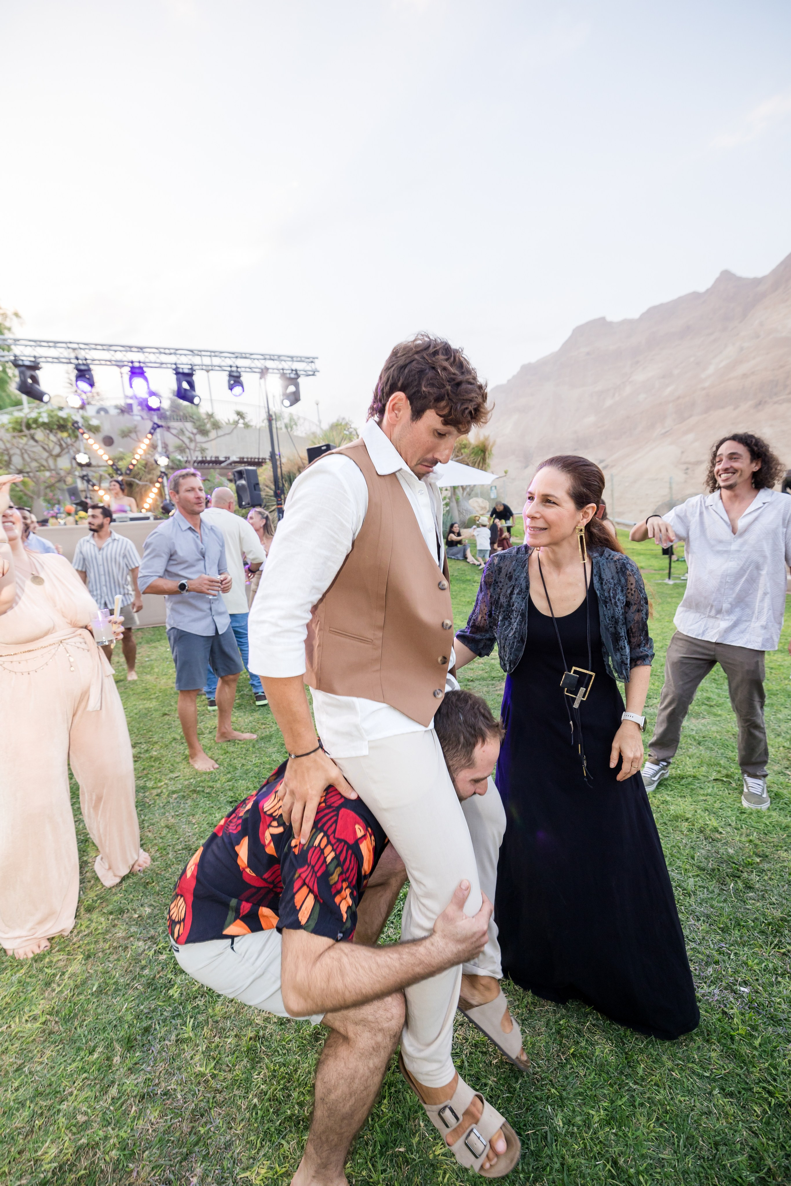 Shirley & Yoav. AMIR BUCHNIK PHOTOGRAPHER