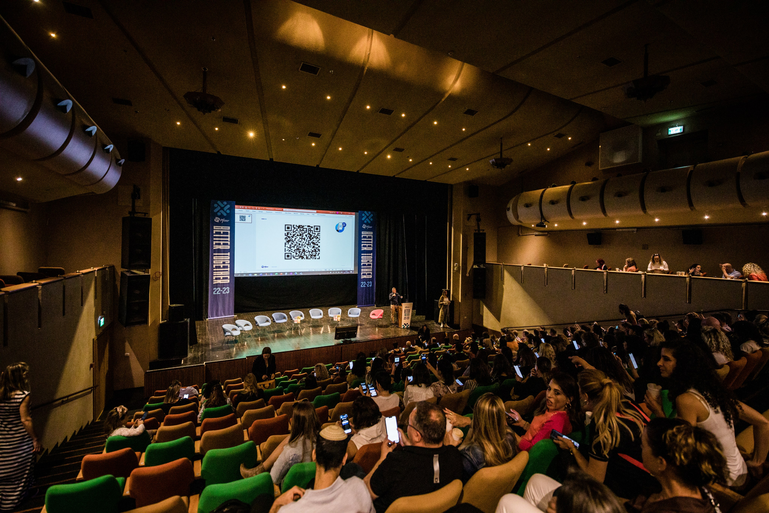 Pfizer. AMIR BUCHNIK PHOTOGRAPHER