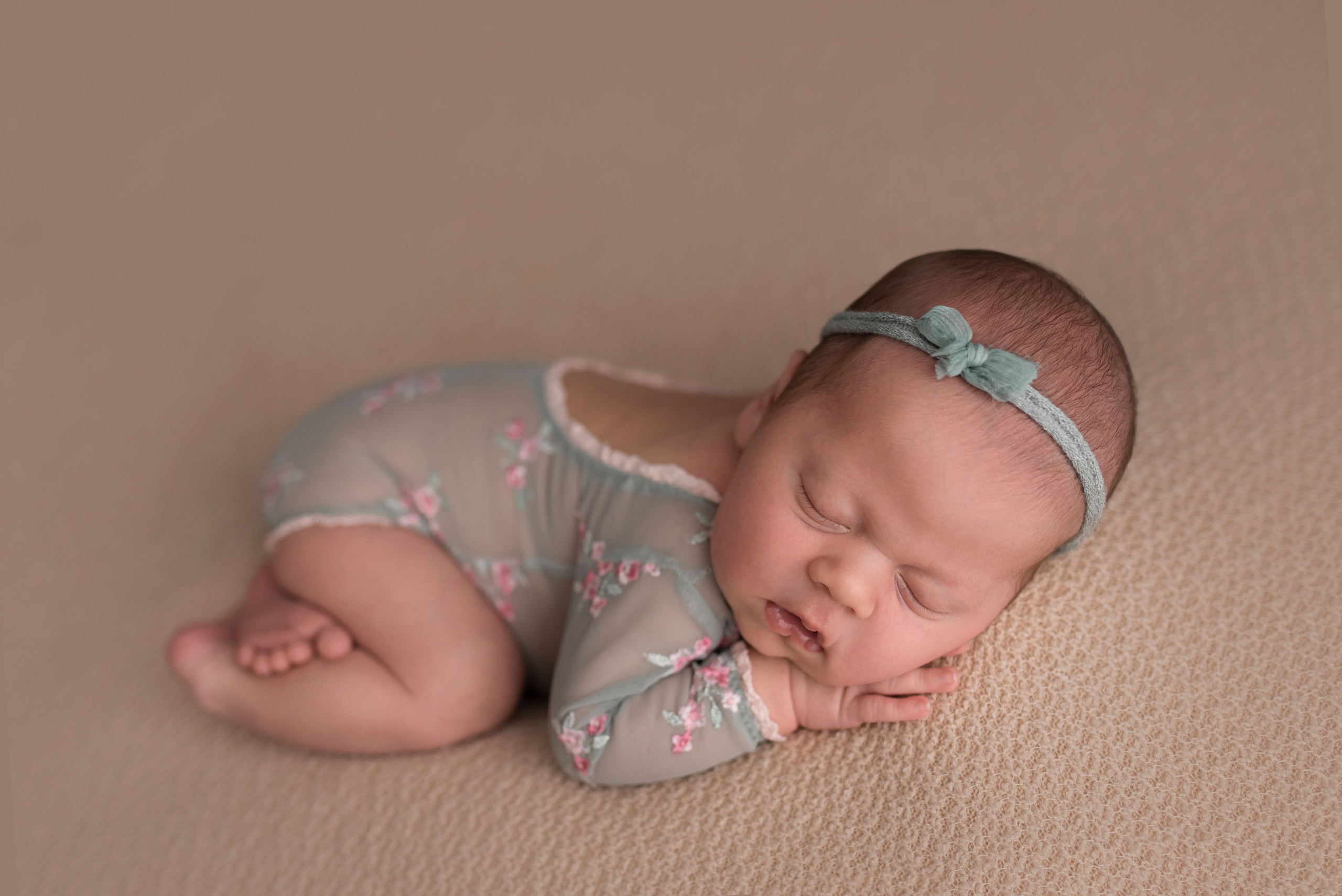 Alisa 15 days. In-home newborn photography Raleigh & area Katya Kulikova