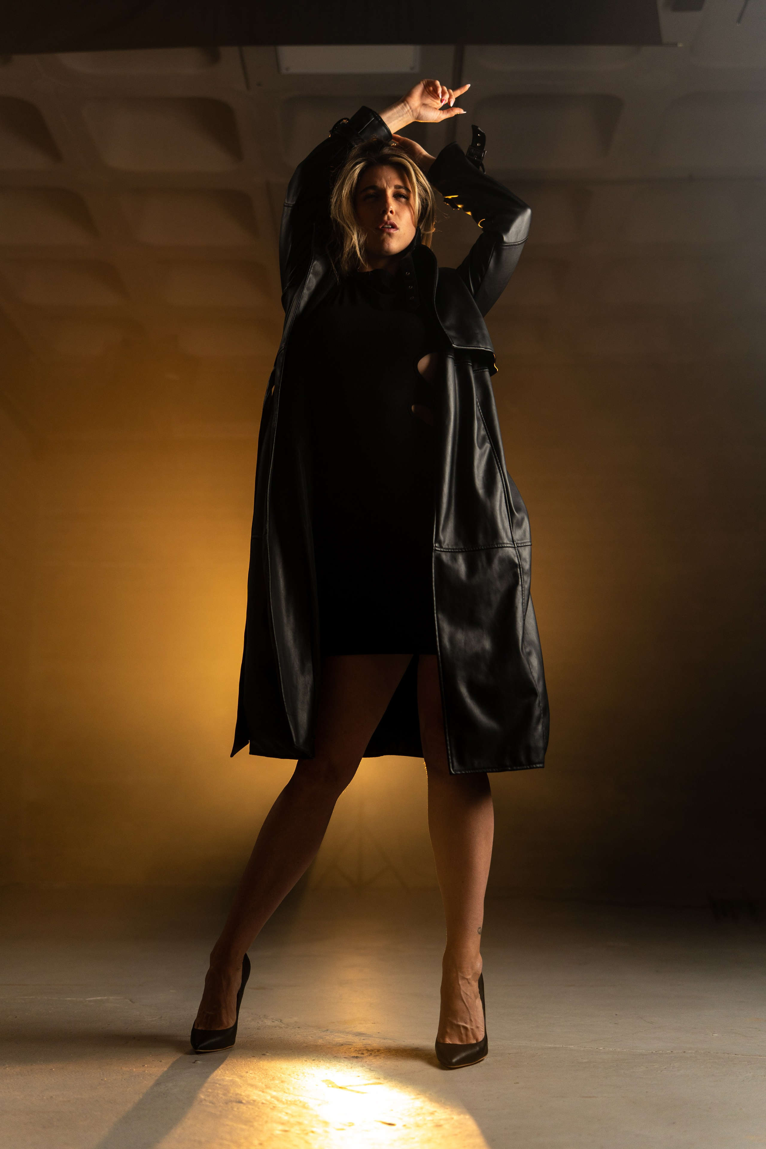 „Kölsch&Shoot“ in Cologne w/ Lisa (Set #4). URBANSTREETFILES.ART