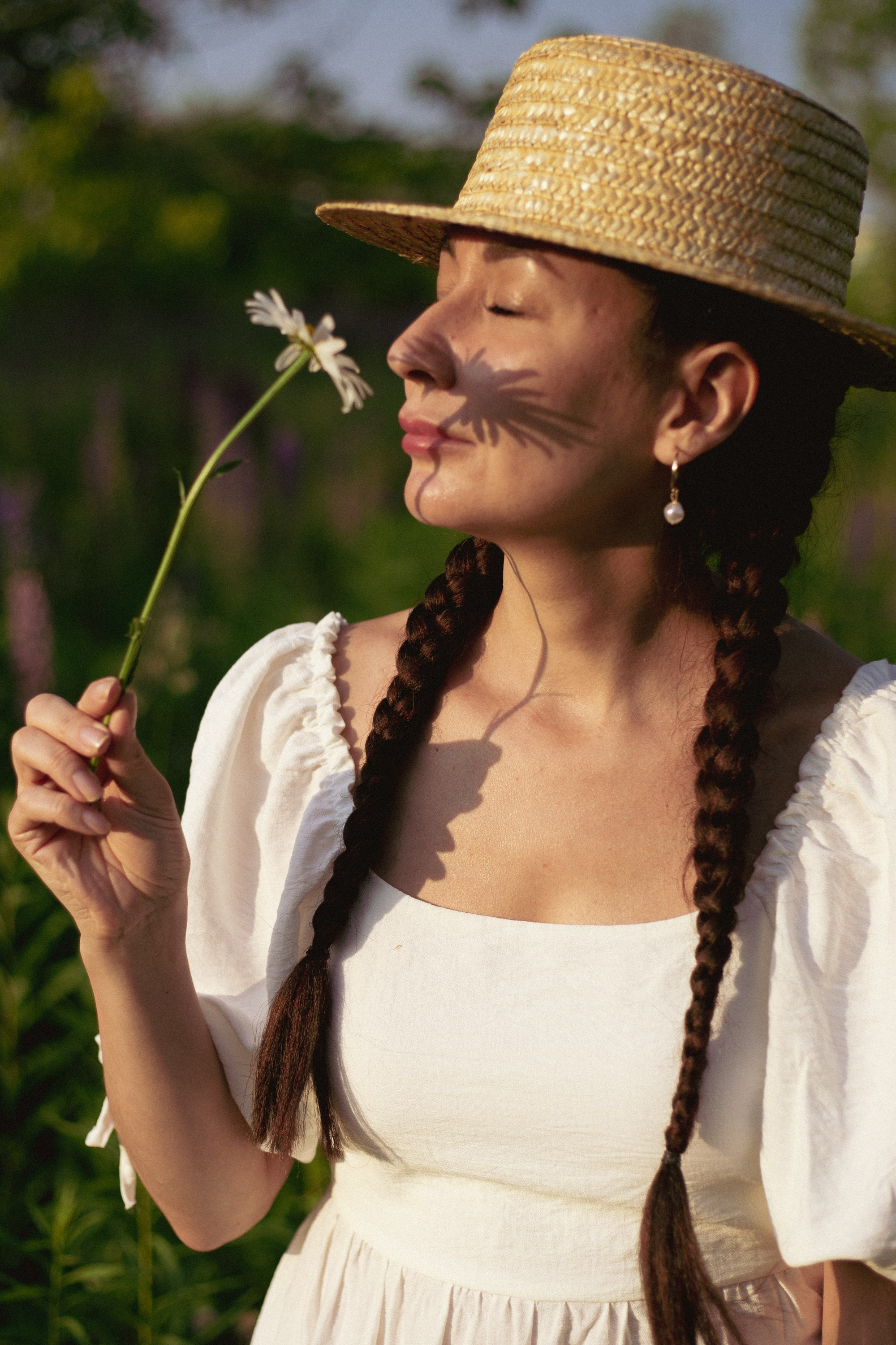 Summer flower photoshoot. Uliana Grigoreva | Photographer for people and business
