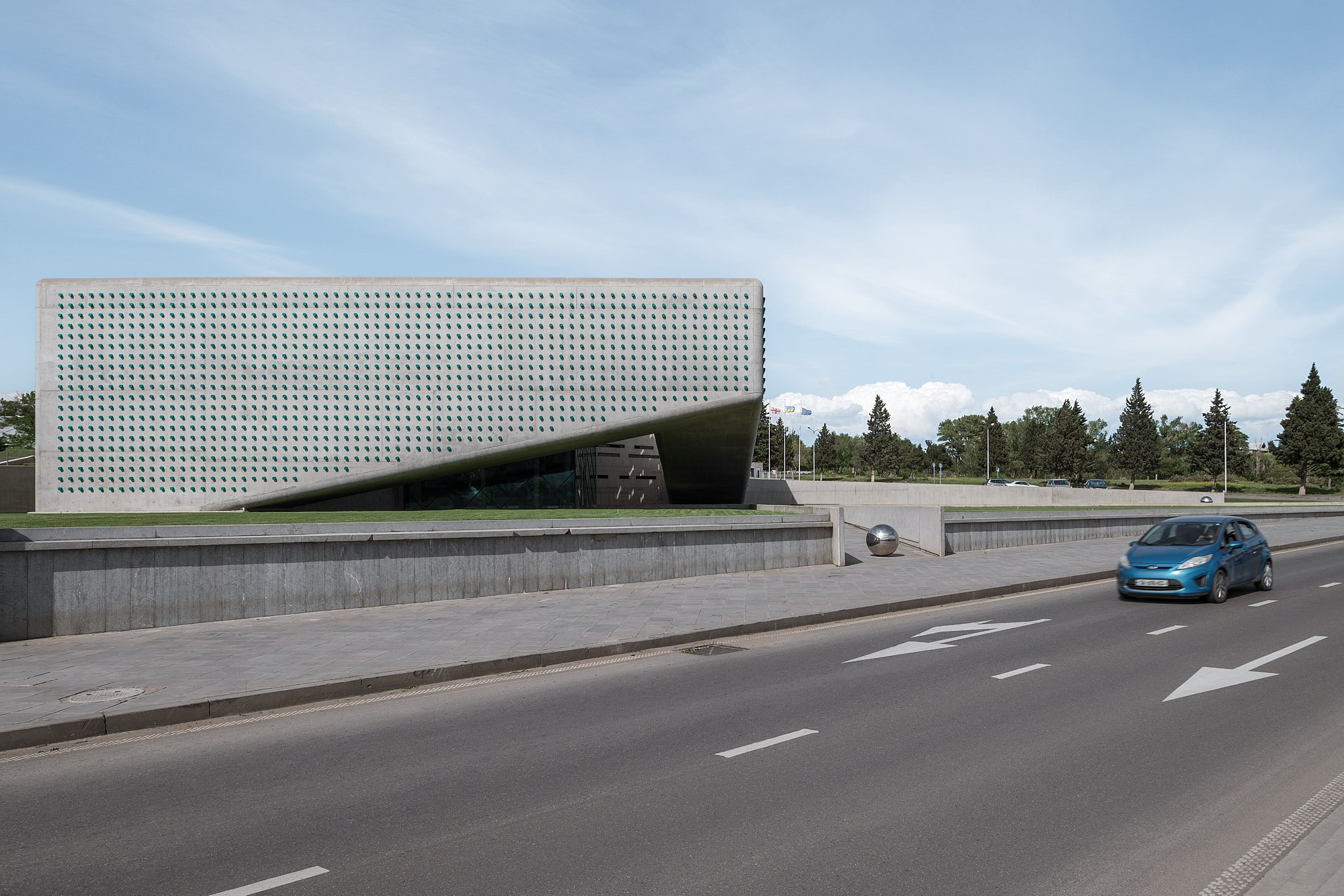 National Bank of Georgia Cash Center, 109 Gradusi