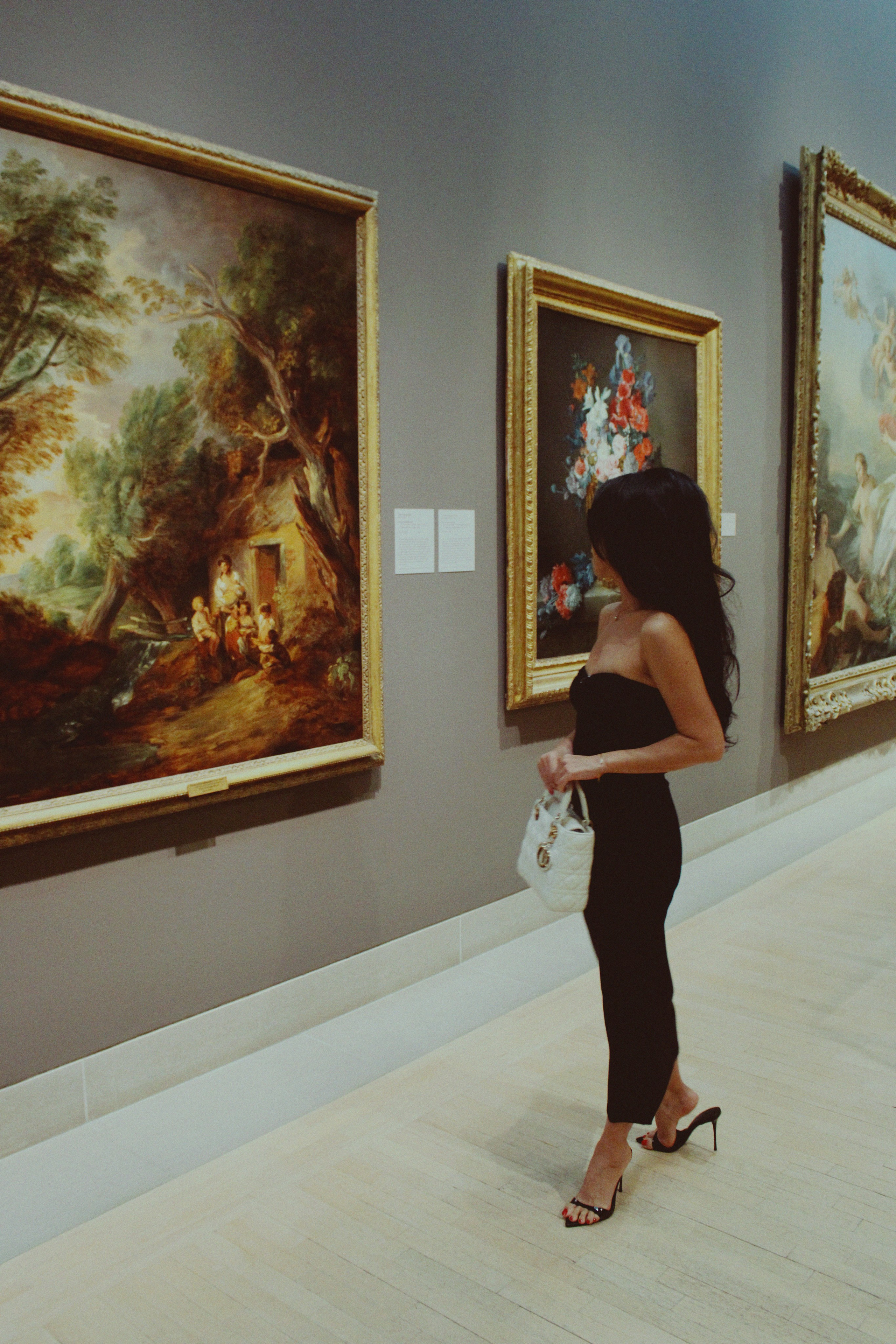 Women’s Lifestyle Indoor Photoshoot in Museum. Lana Petrychenko — Portrait & Family Photographer. Valencia, Spain