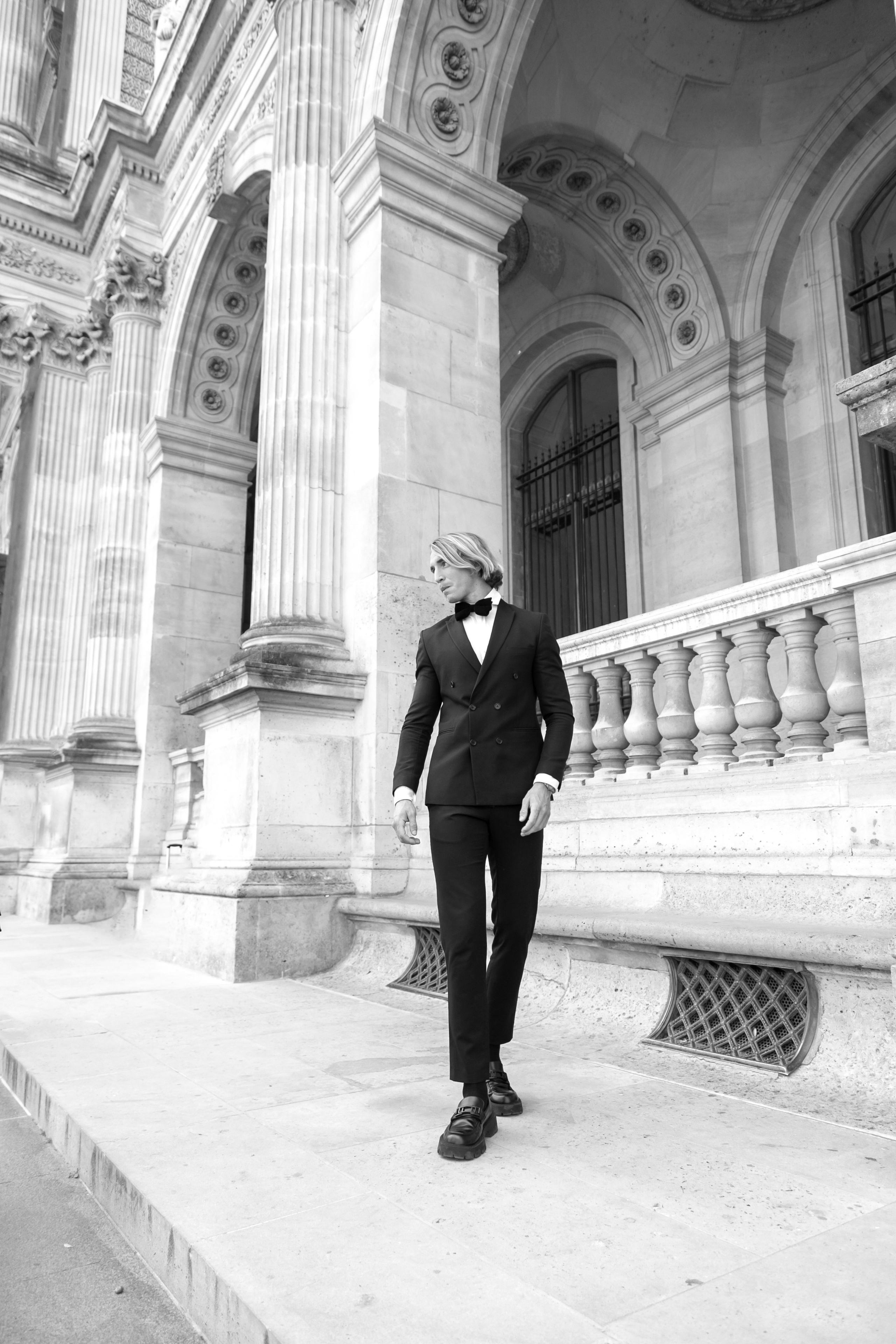 Musée du Louvre / Clémence & Pierrot. Wedding, event and family photographer in Paris, Emilian Olaru