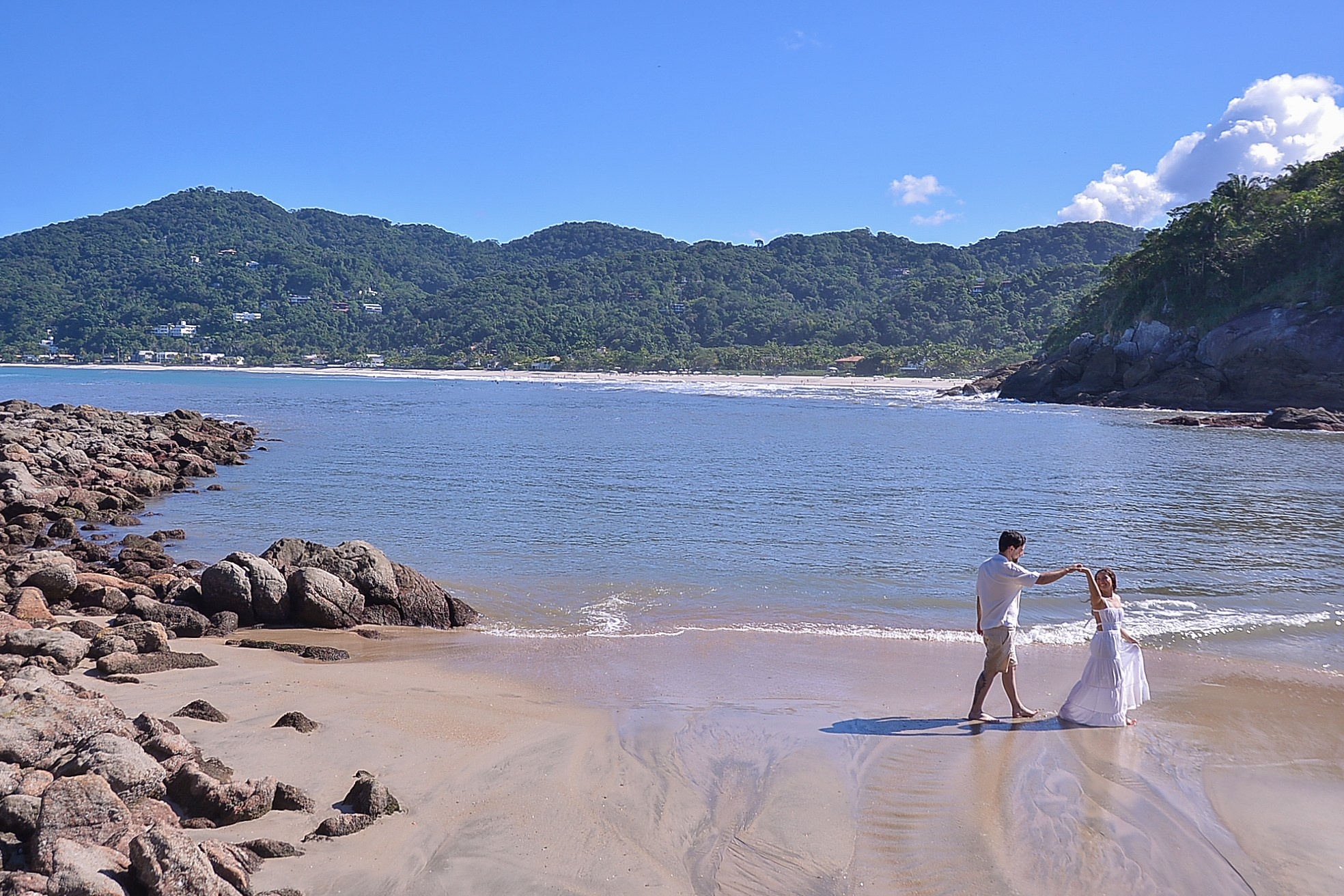 Thayna & Alexandre, Praia das Conchas. Produtora Bride