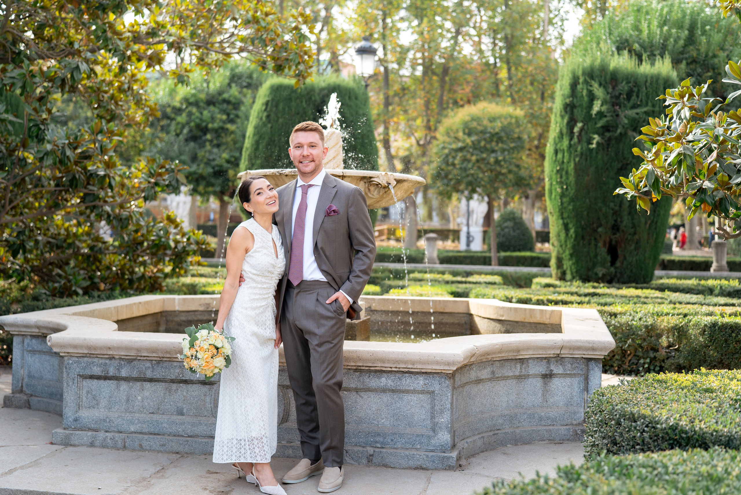 Elopement photoshoot in Madrid city centre. Fotógrafo en Madrid, España. Alyona Belyaninova