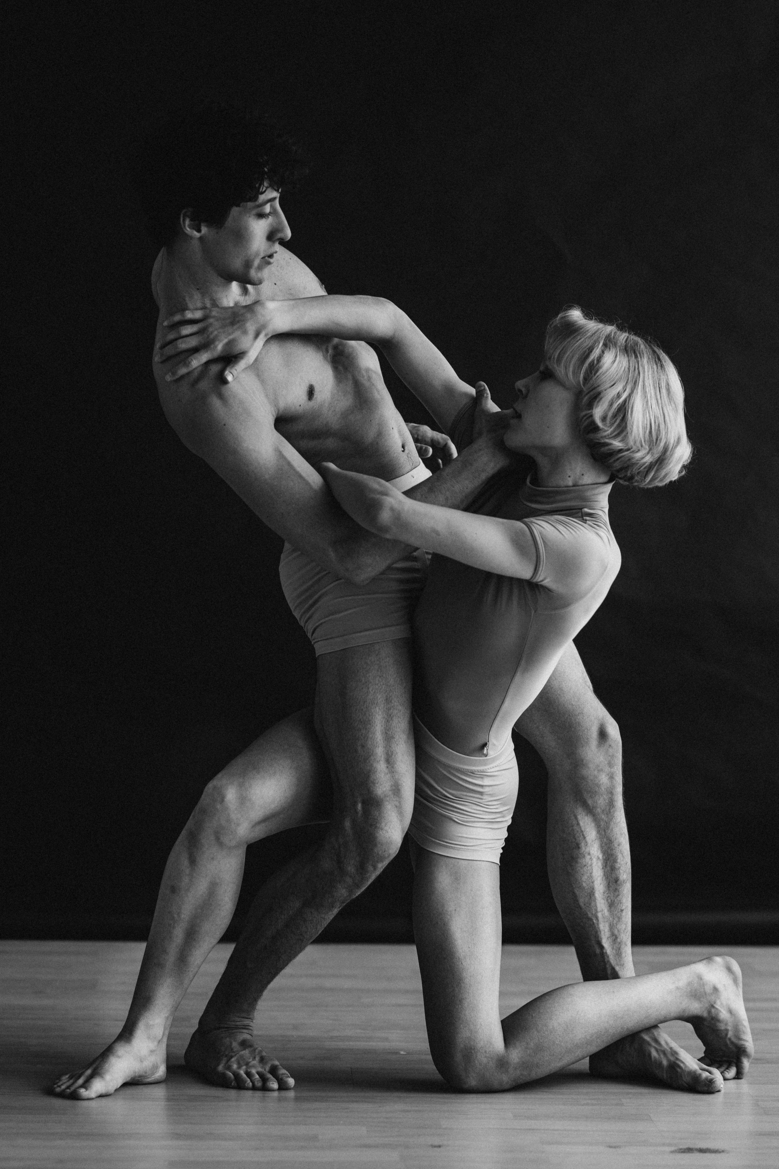 DANCERS. Victoria Olonen – Cinematic Portrait Artist | Helsinki & Europe