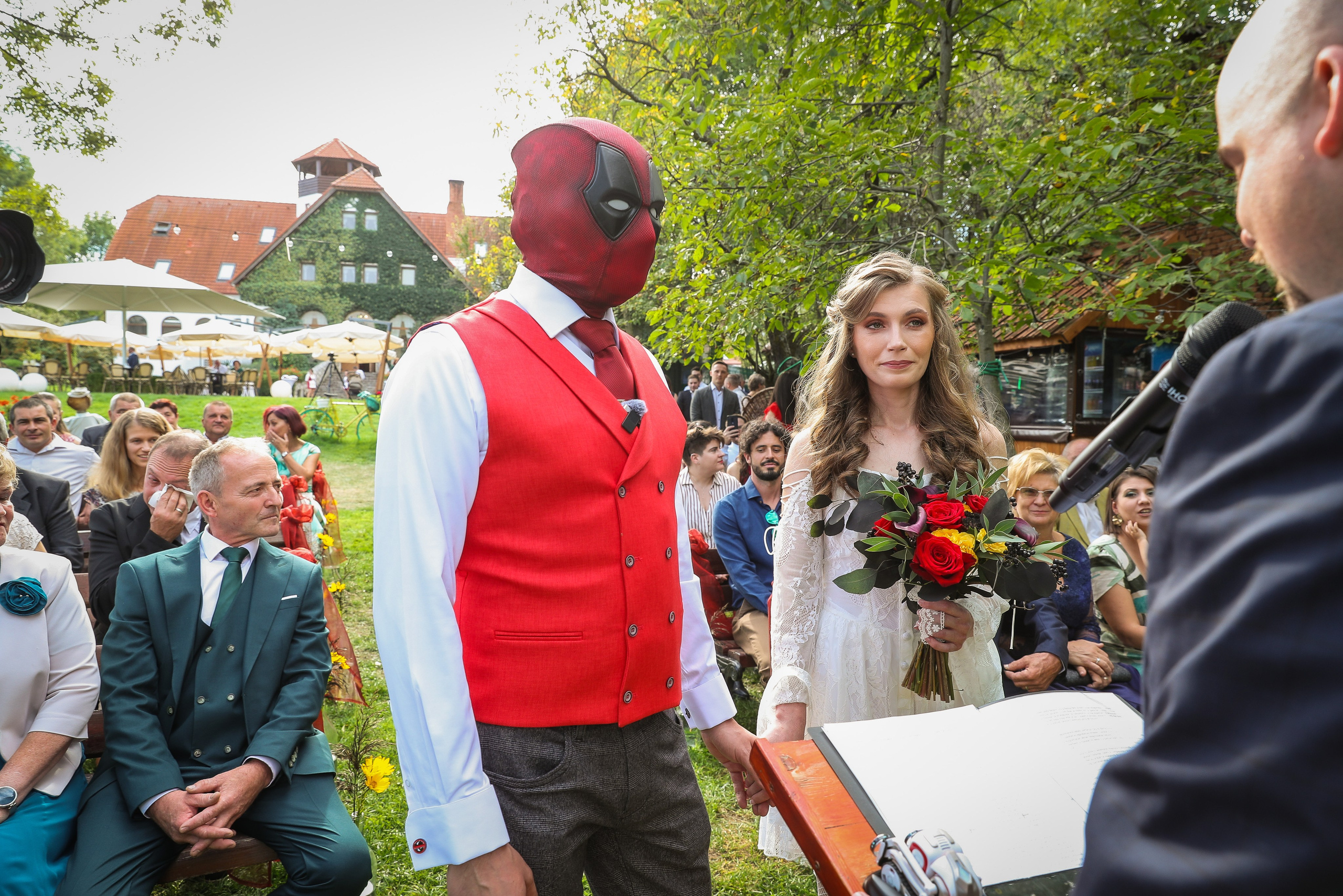 Orsi & Remus, eleganță în inima Transilvaniei. Rares Bucur is a professional wedding photographer based in Cluj-Napoca, Romania, specializing in wedding photography