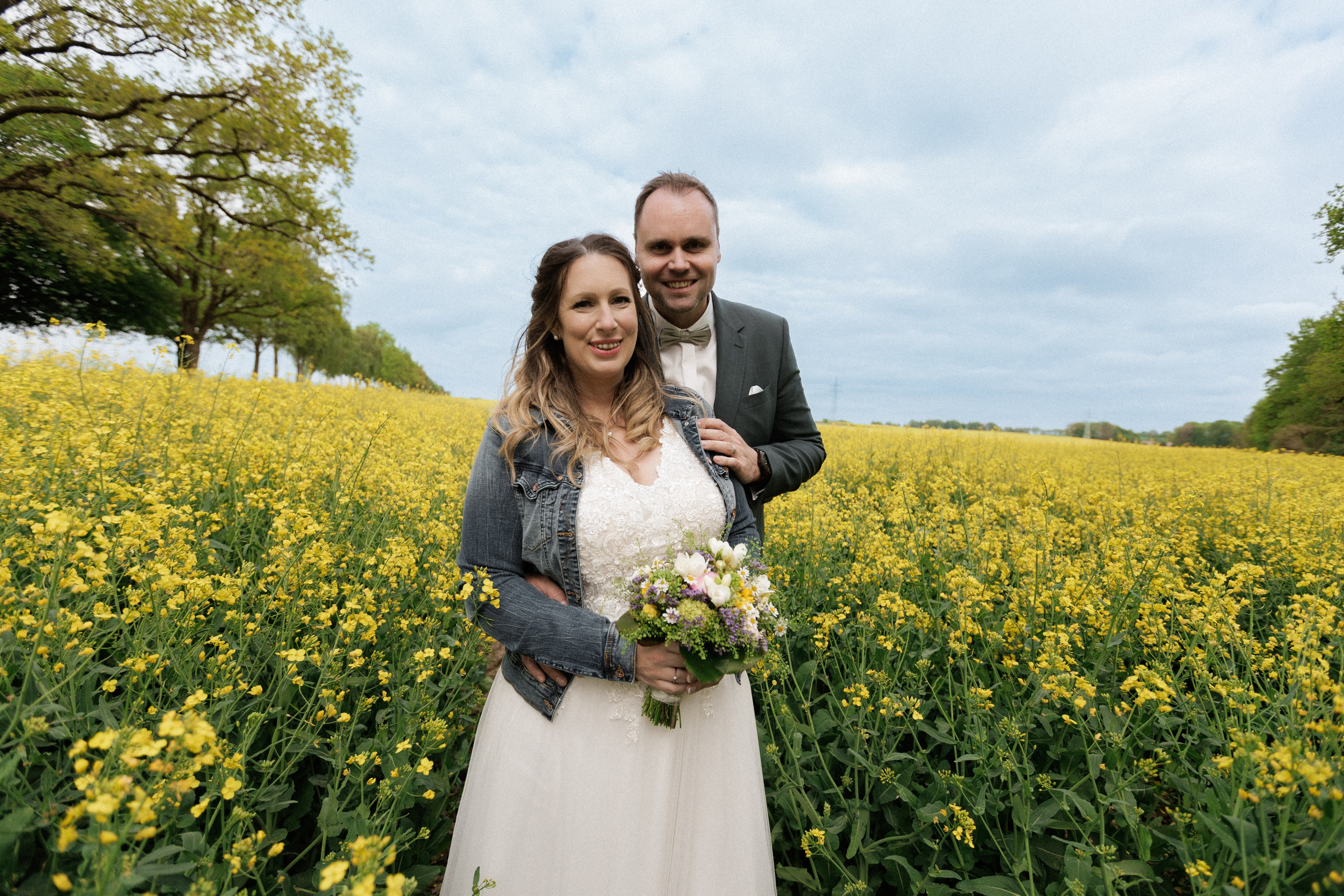 Hochzeitsfotografie an der Windmühle Eyendorf | Historische Romantik in Niedersachsen. Hochzeitsfotograf und Hochzeitsvideograf aus Hamburg | Roka21Film