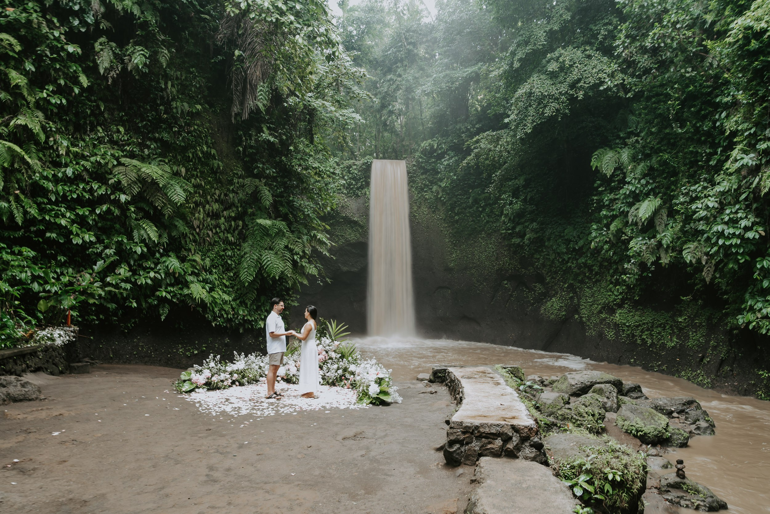 Marriage Proposal. Female Photographer in Bali