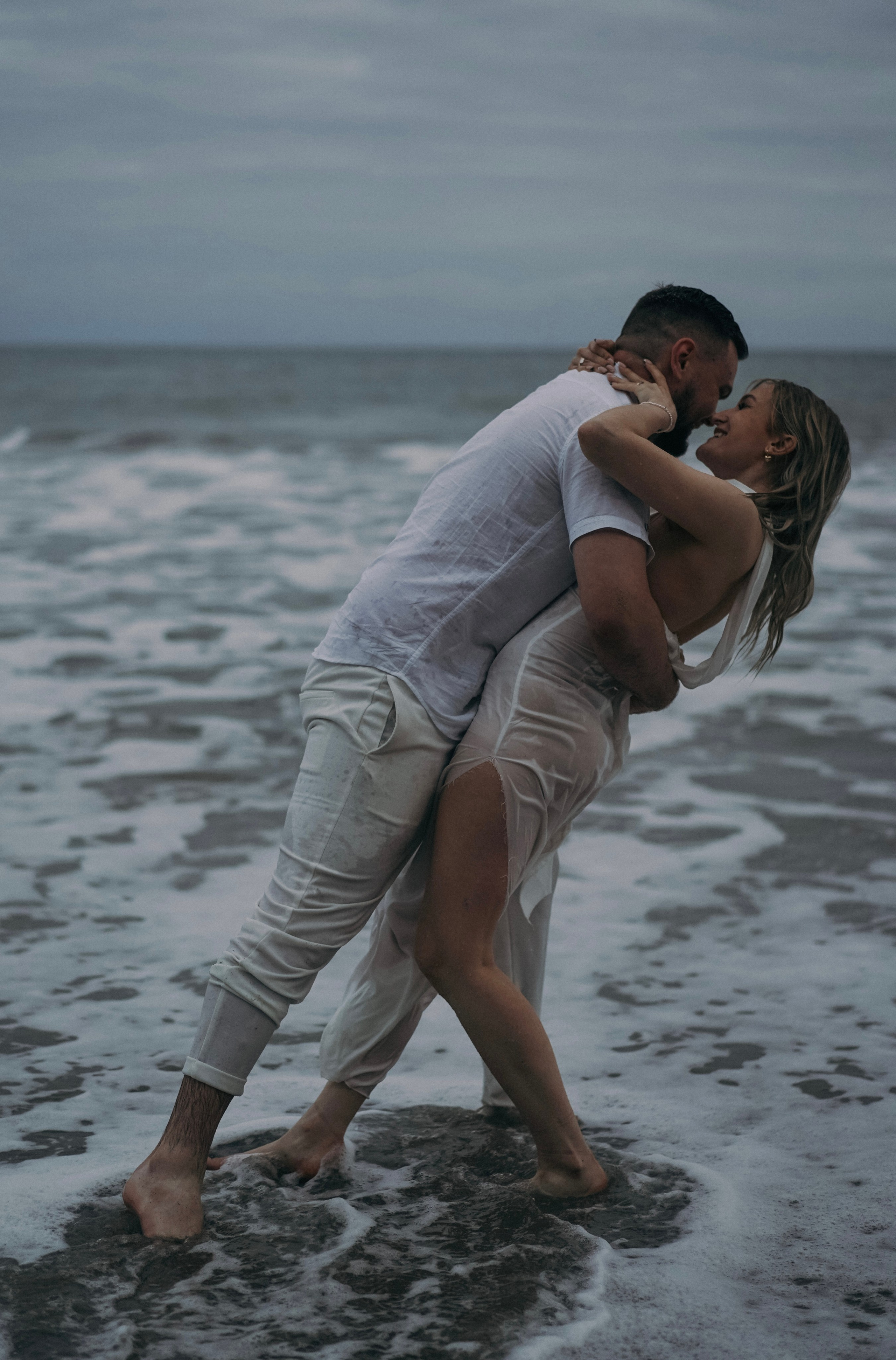 Love story photoshoot. Engagement photoshoot. Couple photoshoot. Malibu. Family photoshoot, Get away photoshoot in California. Beautiful love story photoshoot.