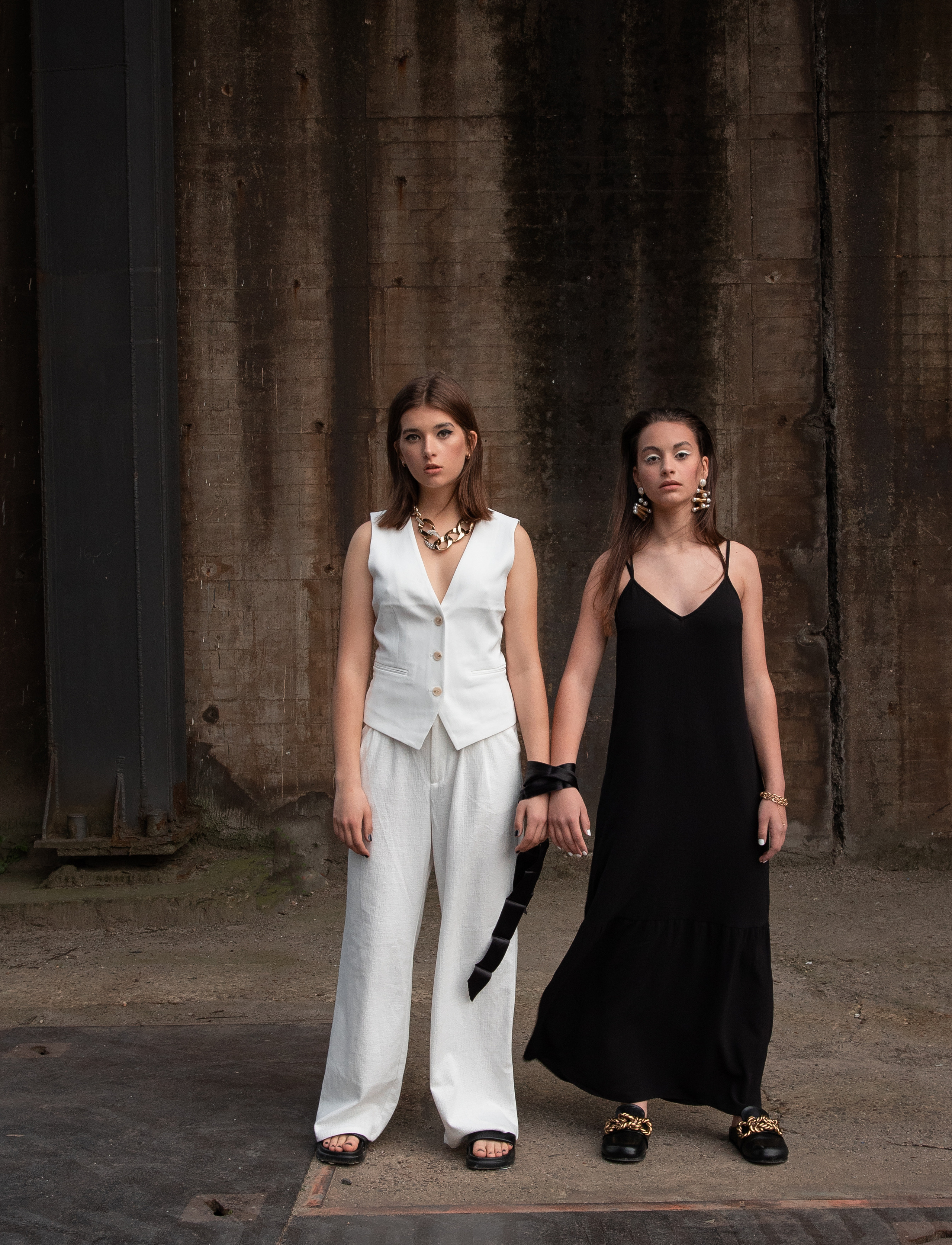 Maja und Amelina. Familien & Hochzeitfotografin Nadja Holzmann