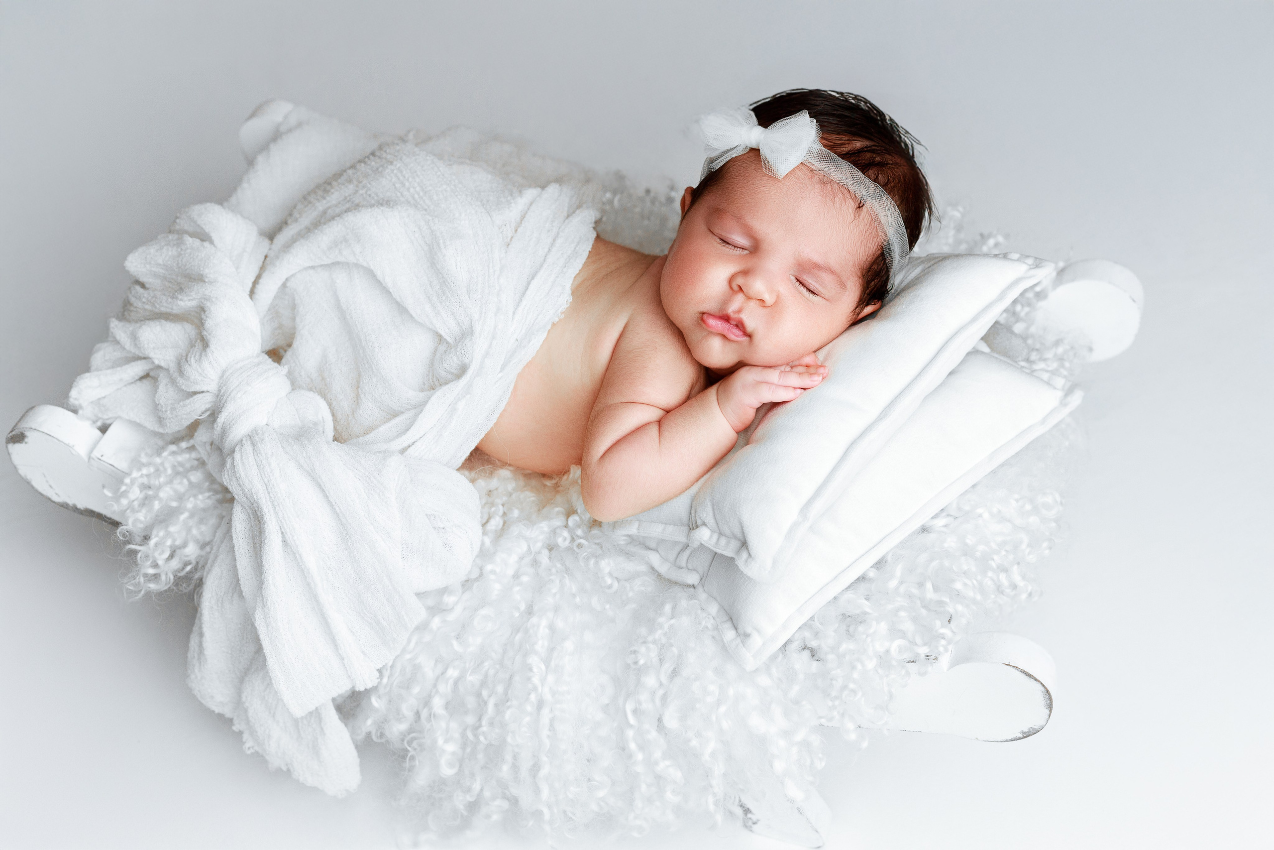 Newborn Classic. Mary Newborn Photo
