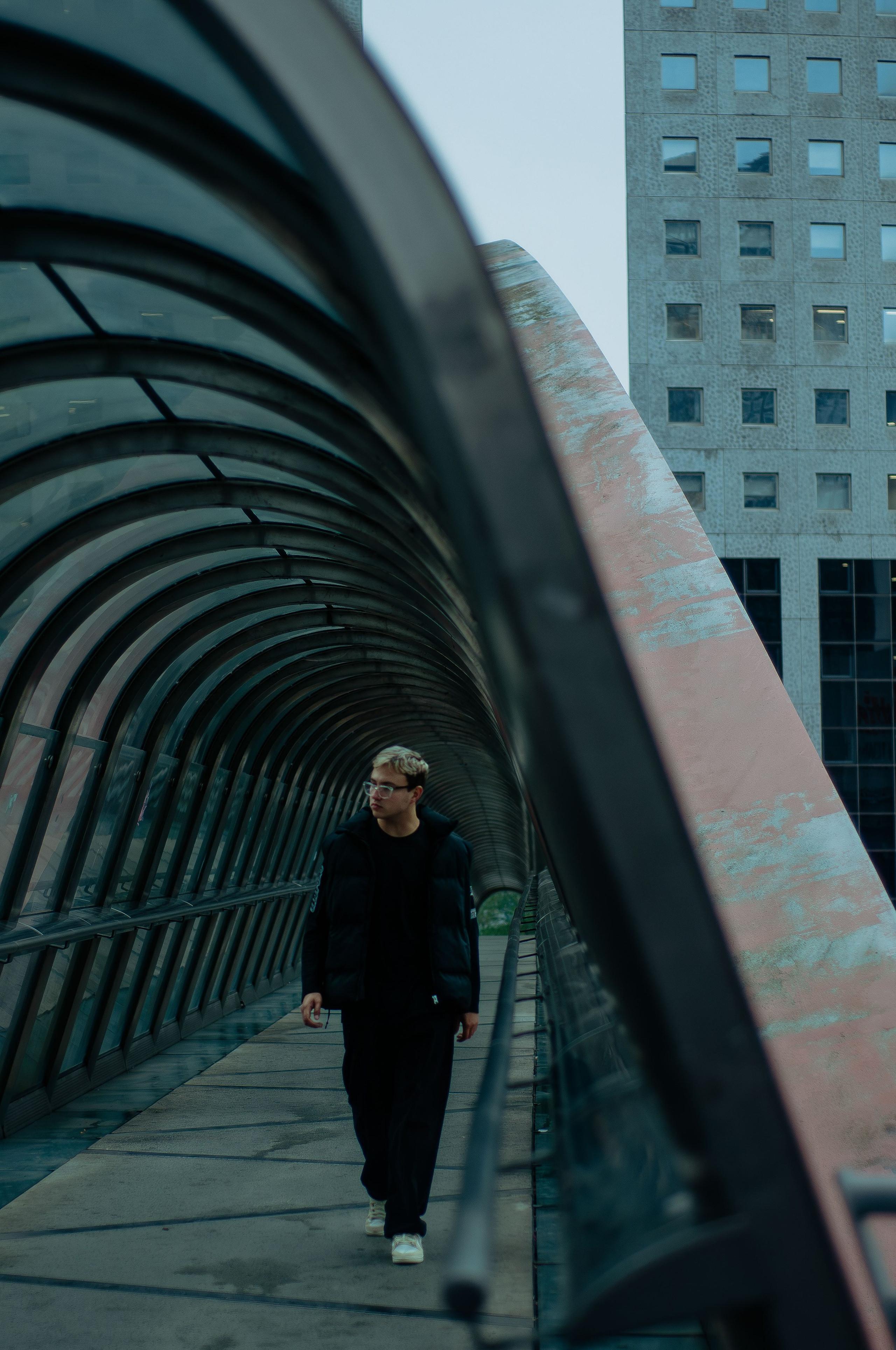 Мужская фотосессия в урбанистичном Париже. Фотограф в Париже Полина Осипова