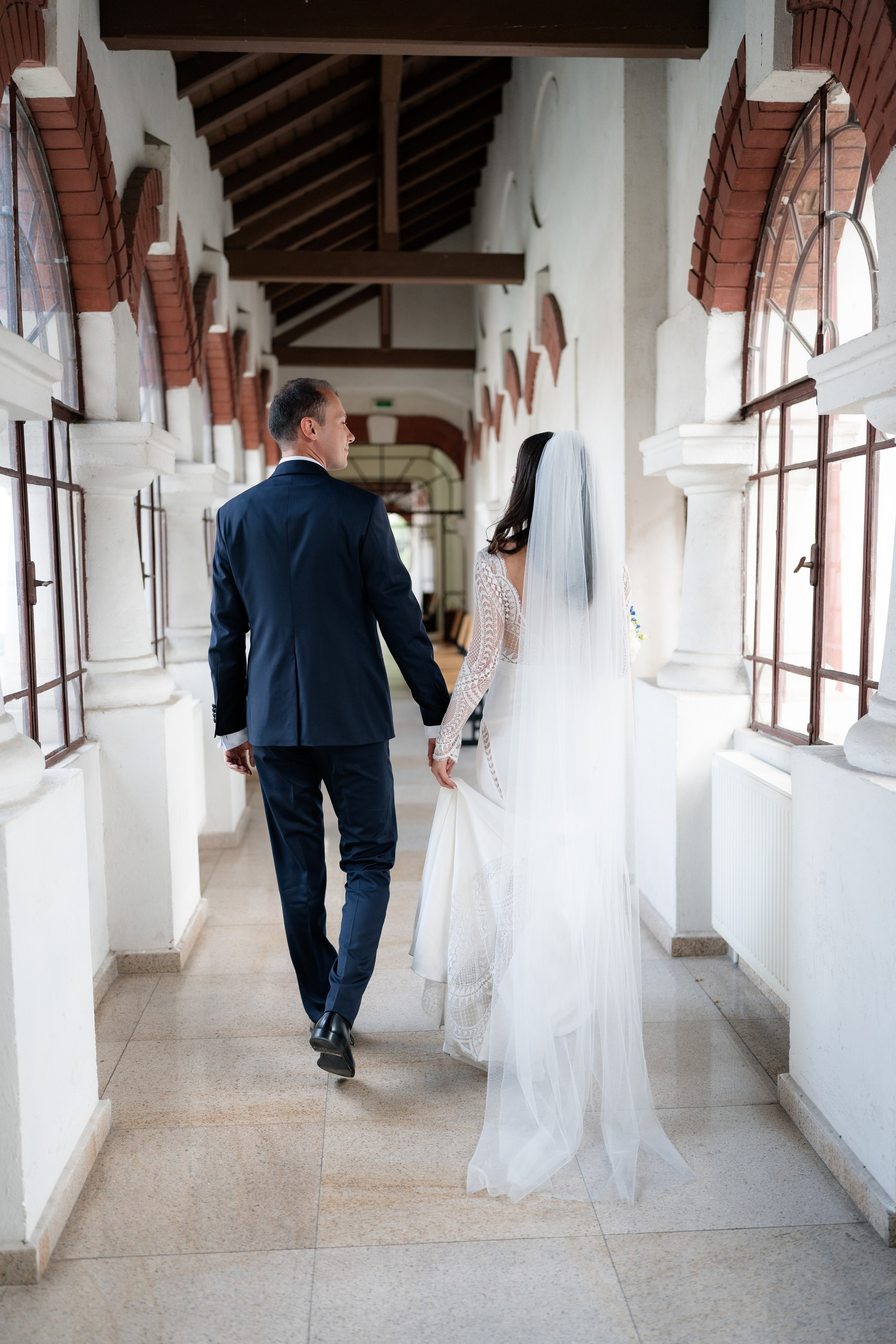 Elly & Andrew. Destination Wedding Photographer Alex Pasarelu