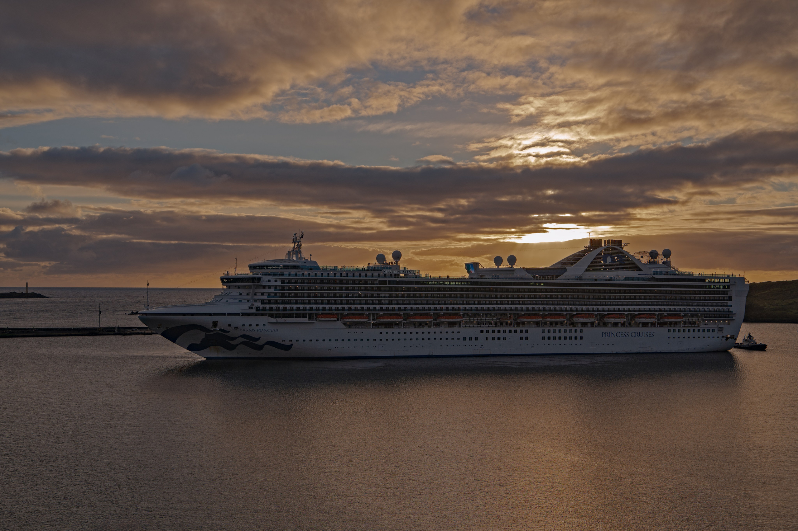 SHIPS. Awards winning photographer in Kauai, Hawaii