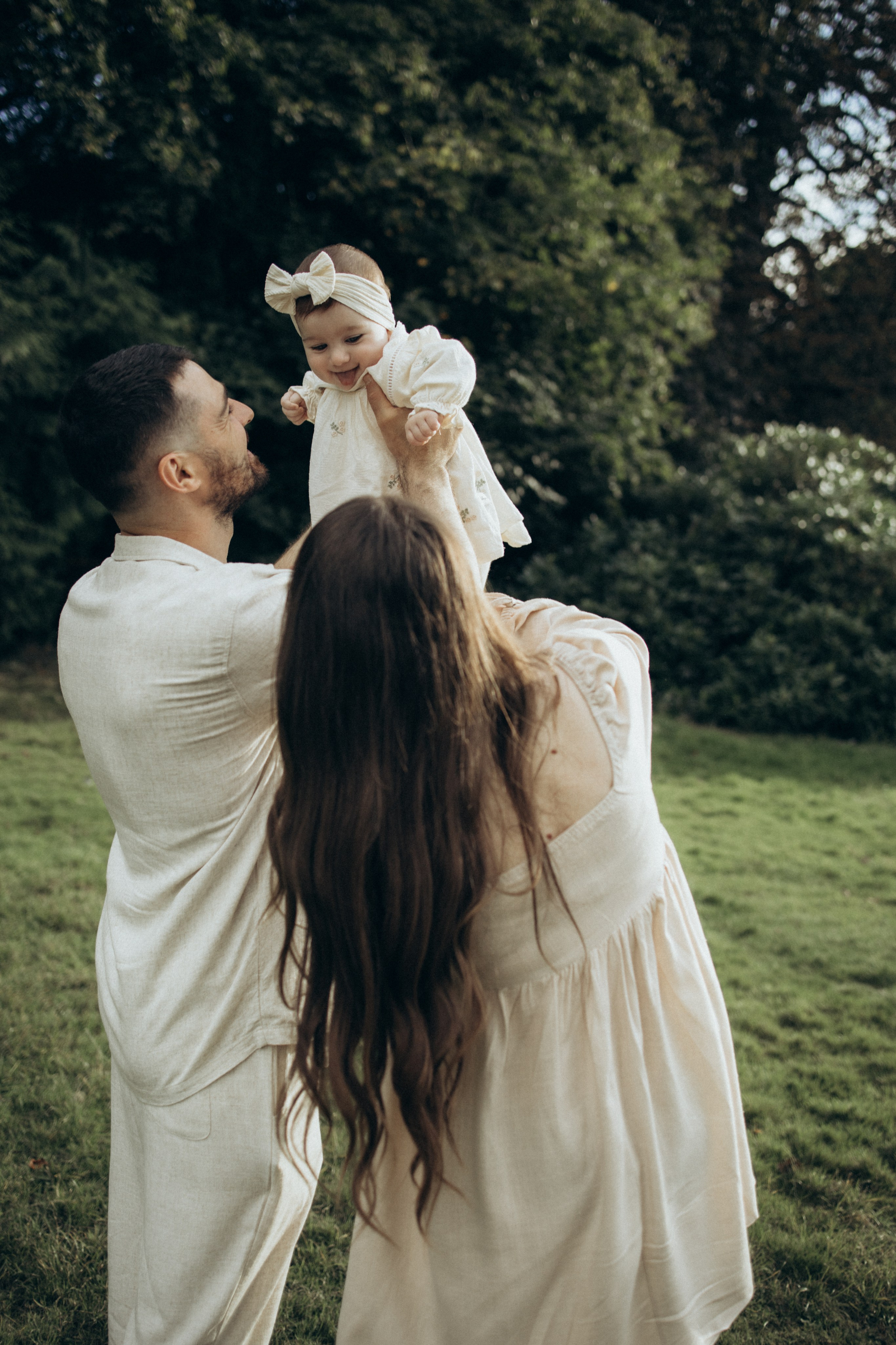 Pergola gardens. Photographer in Milton Keynes, Northampton & London — Wedding, Family & Portrait Photography