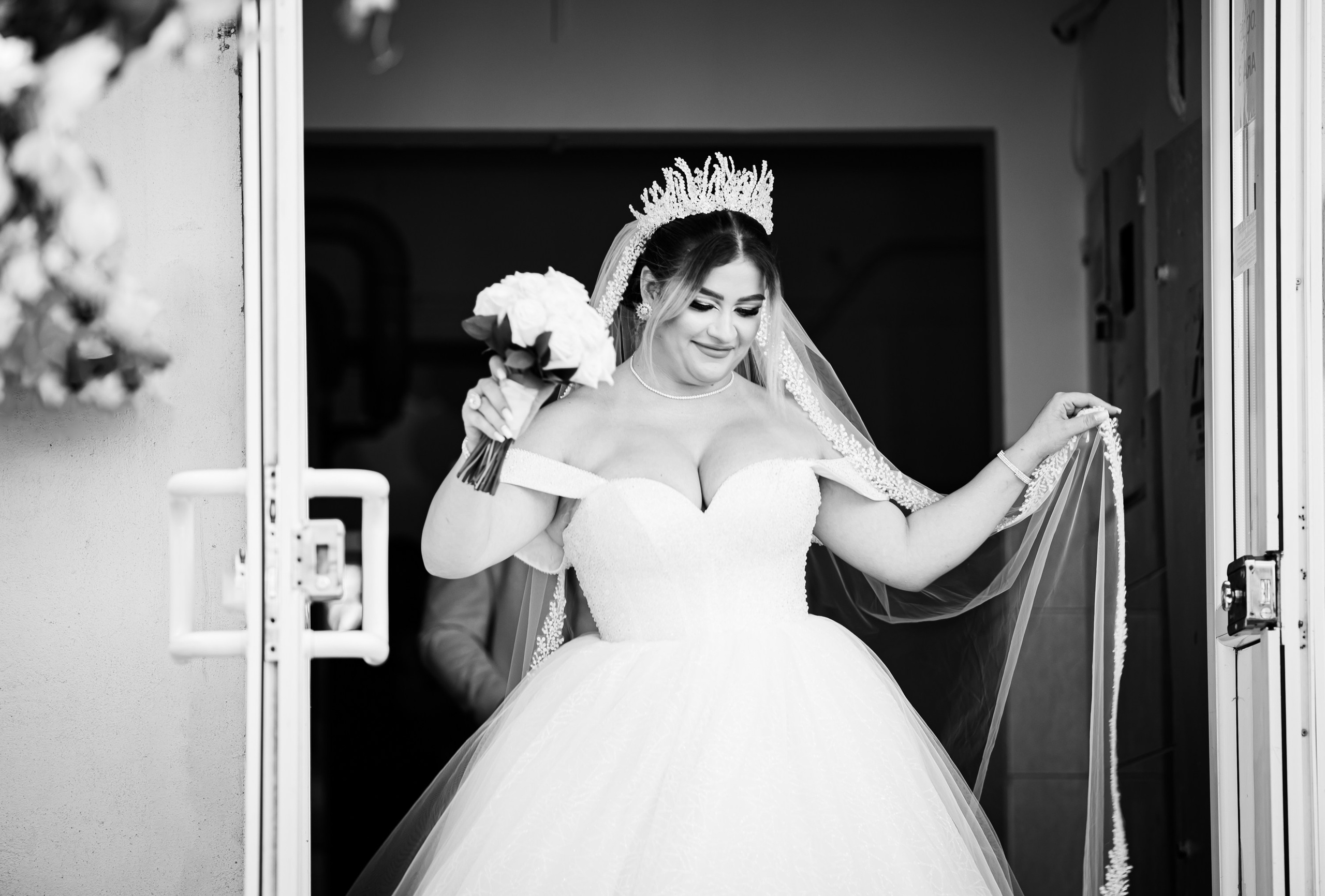 Flori & Mihai. Foto Studio — Fotograf de evenimente, nunti, botezuri, portrete