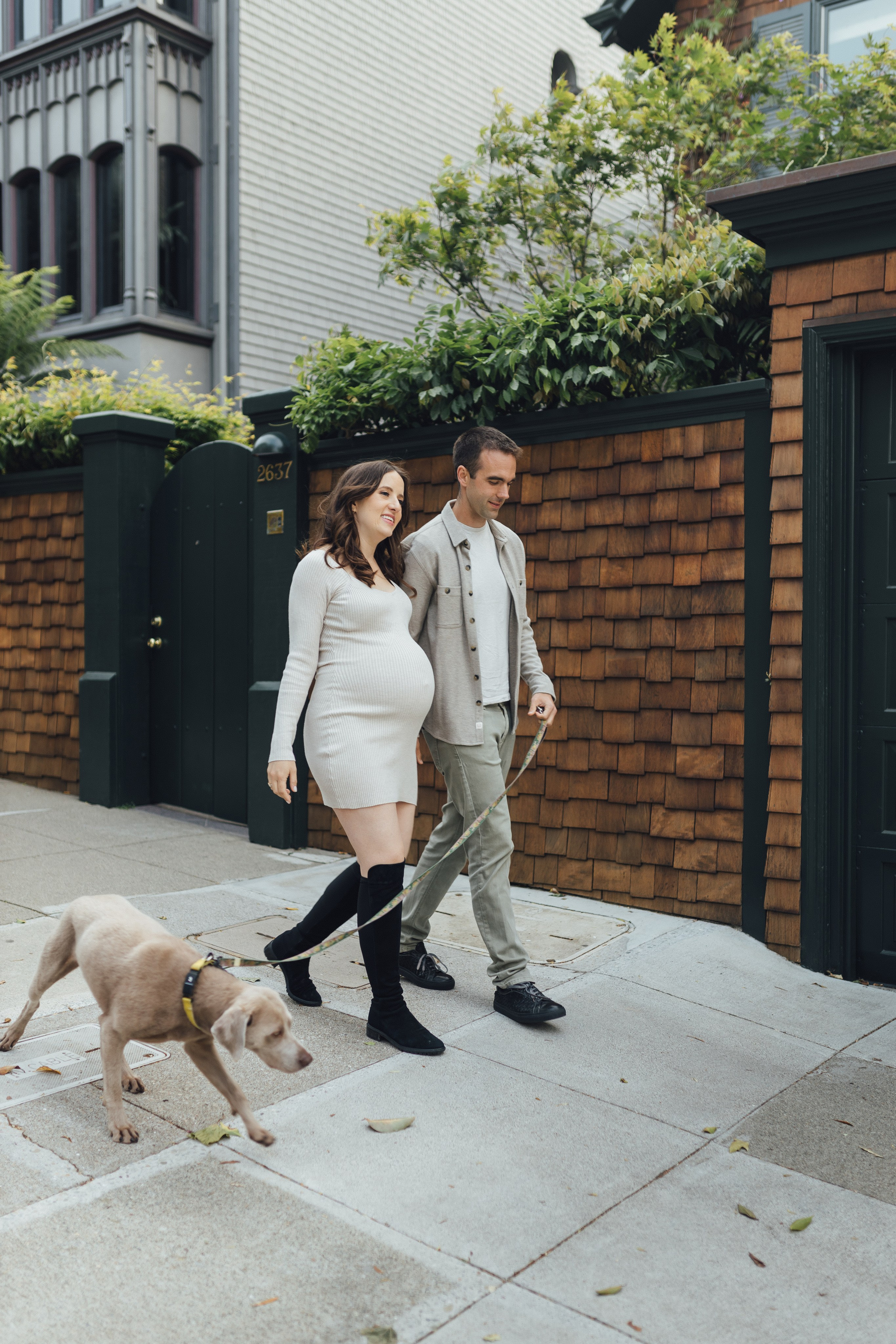 Cozy Home Maternity Photo session. Maternity, newborn photographer in the Bay Area|Iryna Rakivnenko