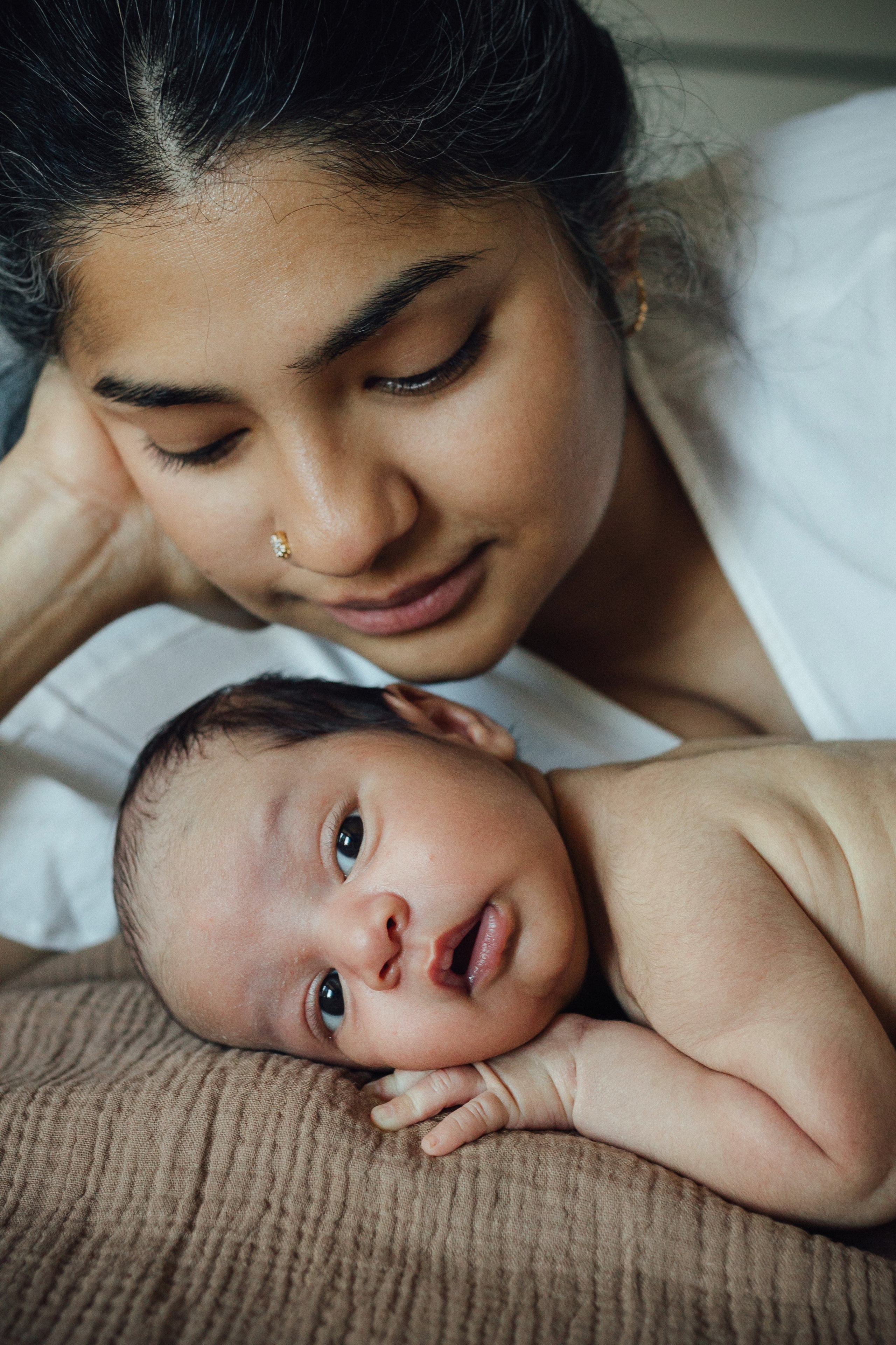 Cozy Home Photo Session. Maternity, newborn photographer in the Bay Area|Iryna Rakivnenko