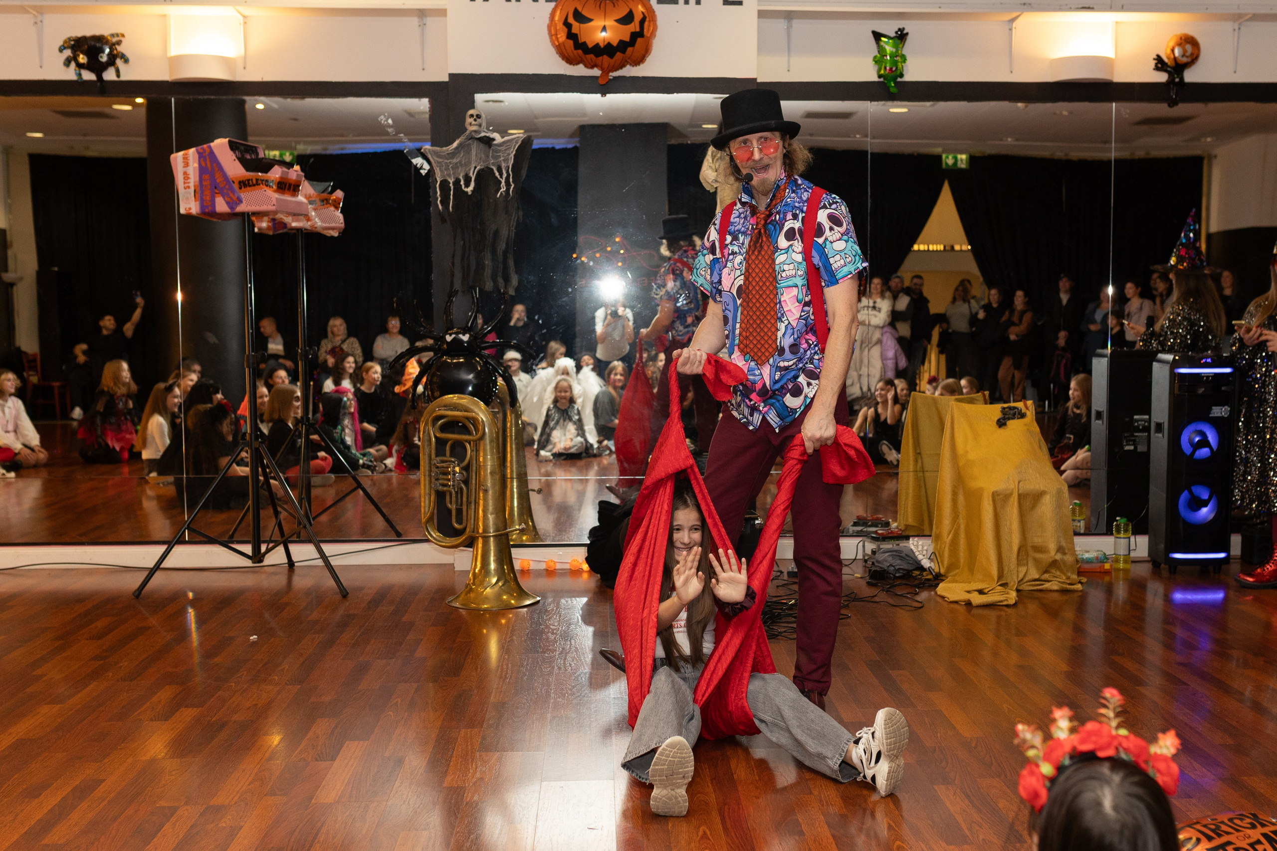 Leo dance studio Helloween 2025. Семейный и детский фотограф в Варшаве Мила Бобровская