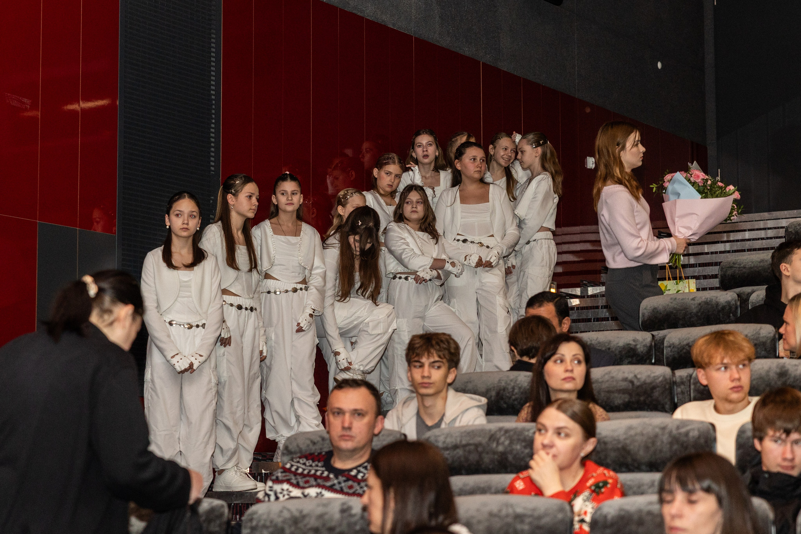 LEO DANCE SHOW WINTER 2025. Семейный и детский фотограф в Варшаве Мила Бобровская