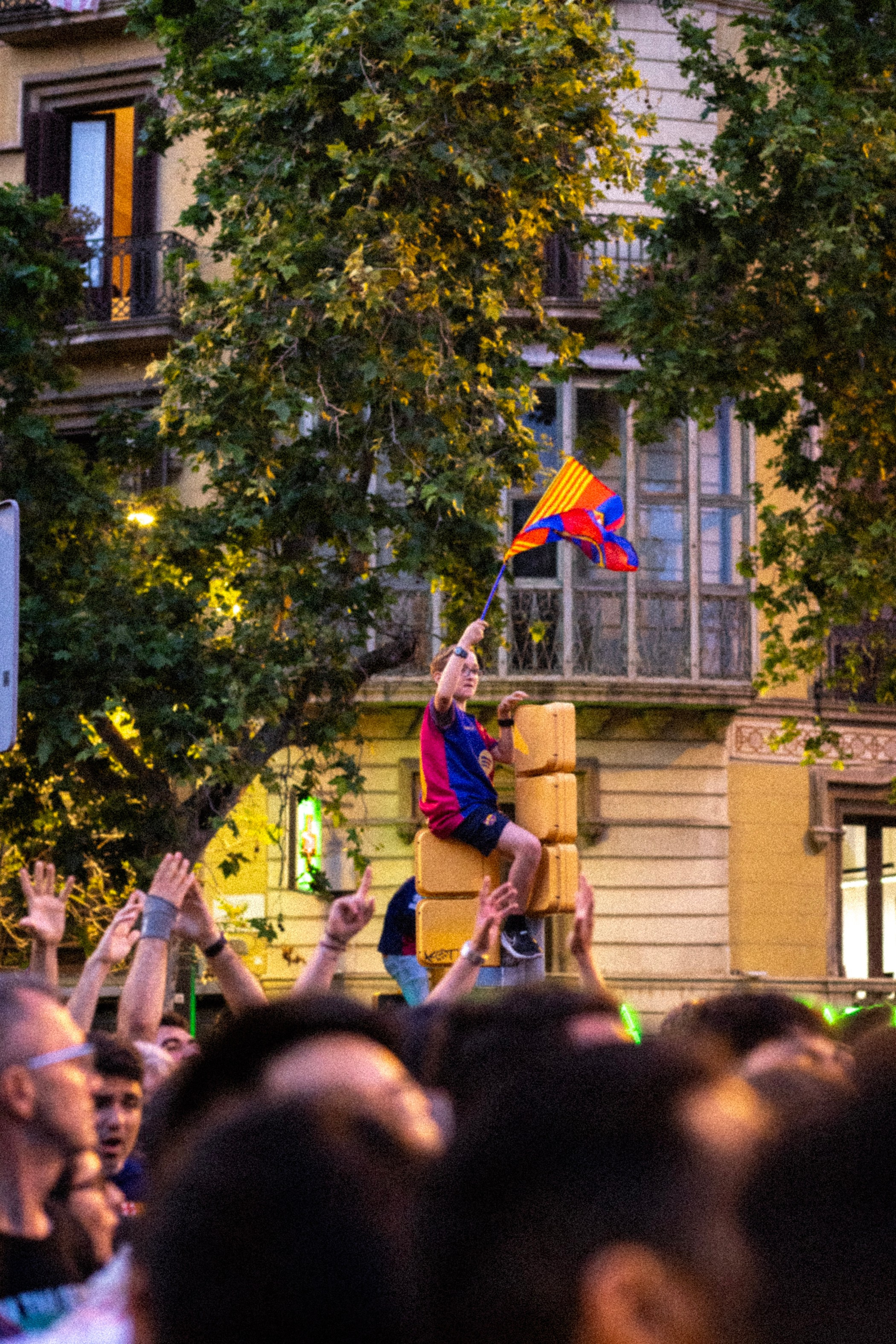 Barcelona '25 / Un dia de partit. BNW Around Photography