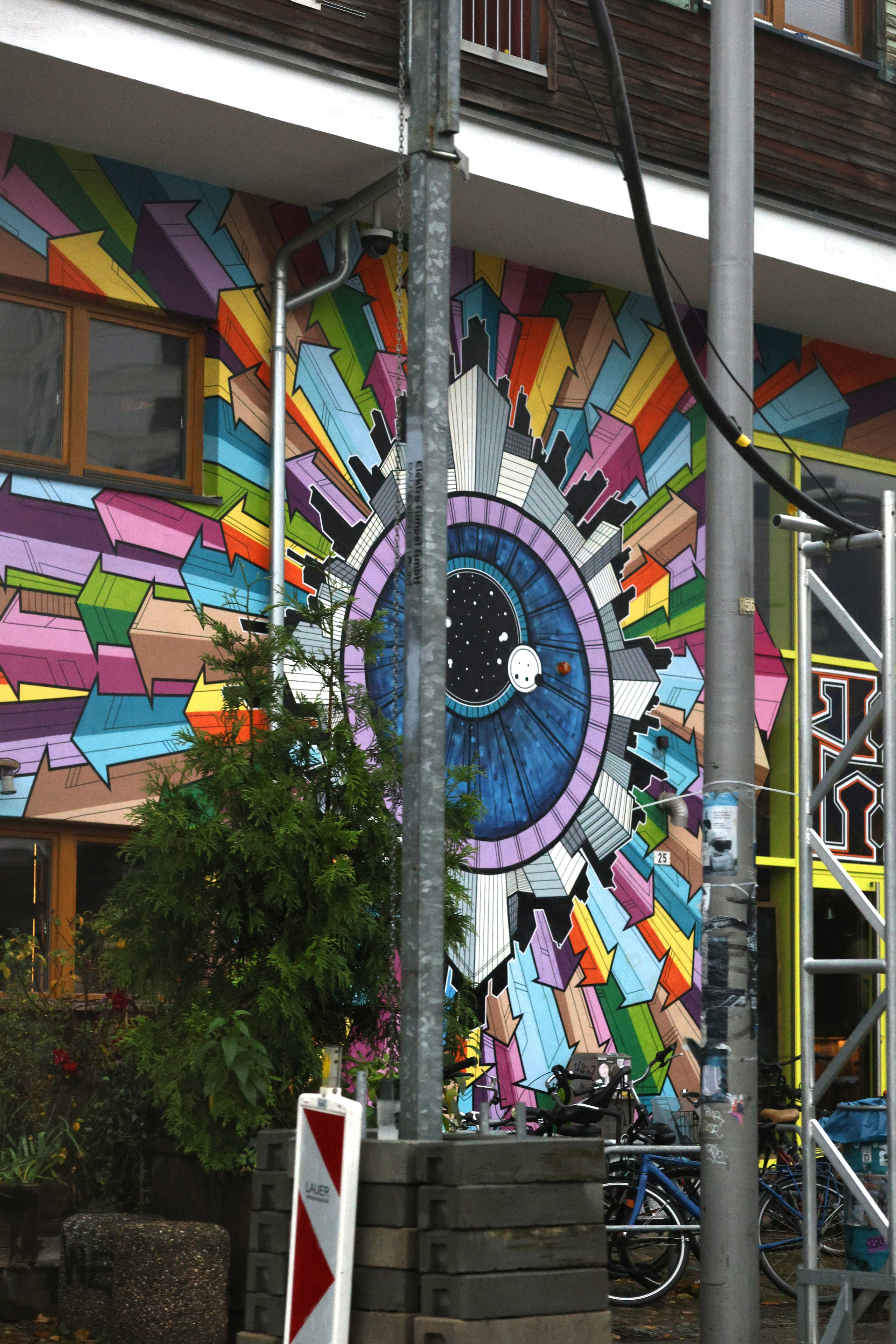 Berliner Mischung (in Farbe). BNW Around Photography