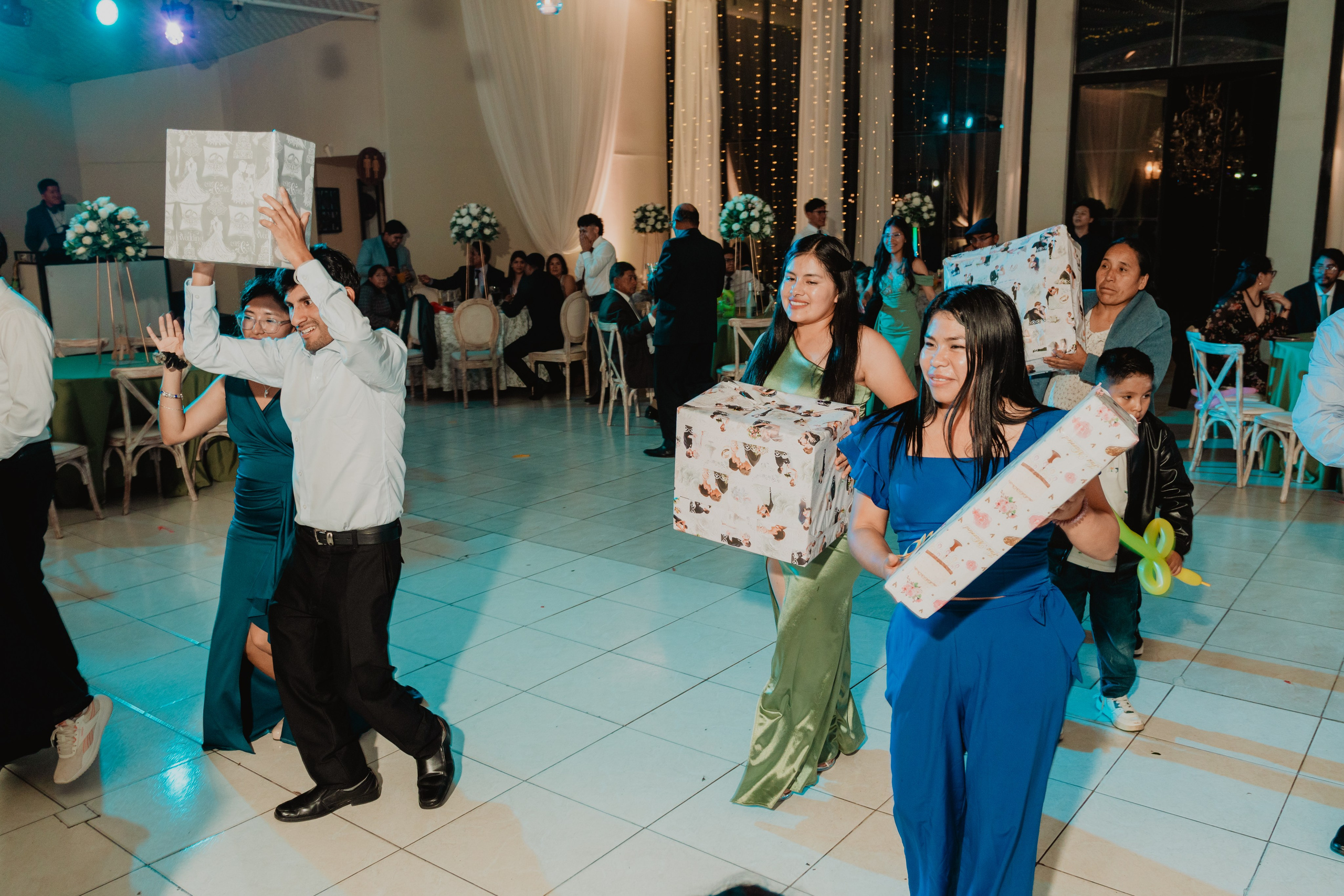 FERNANDO + MARIBEL | BODA RELIGIOSA. Studio KVTA | Fotografía y Video de Bodas en Arequipa