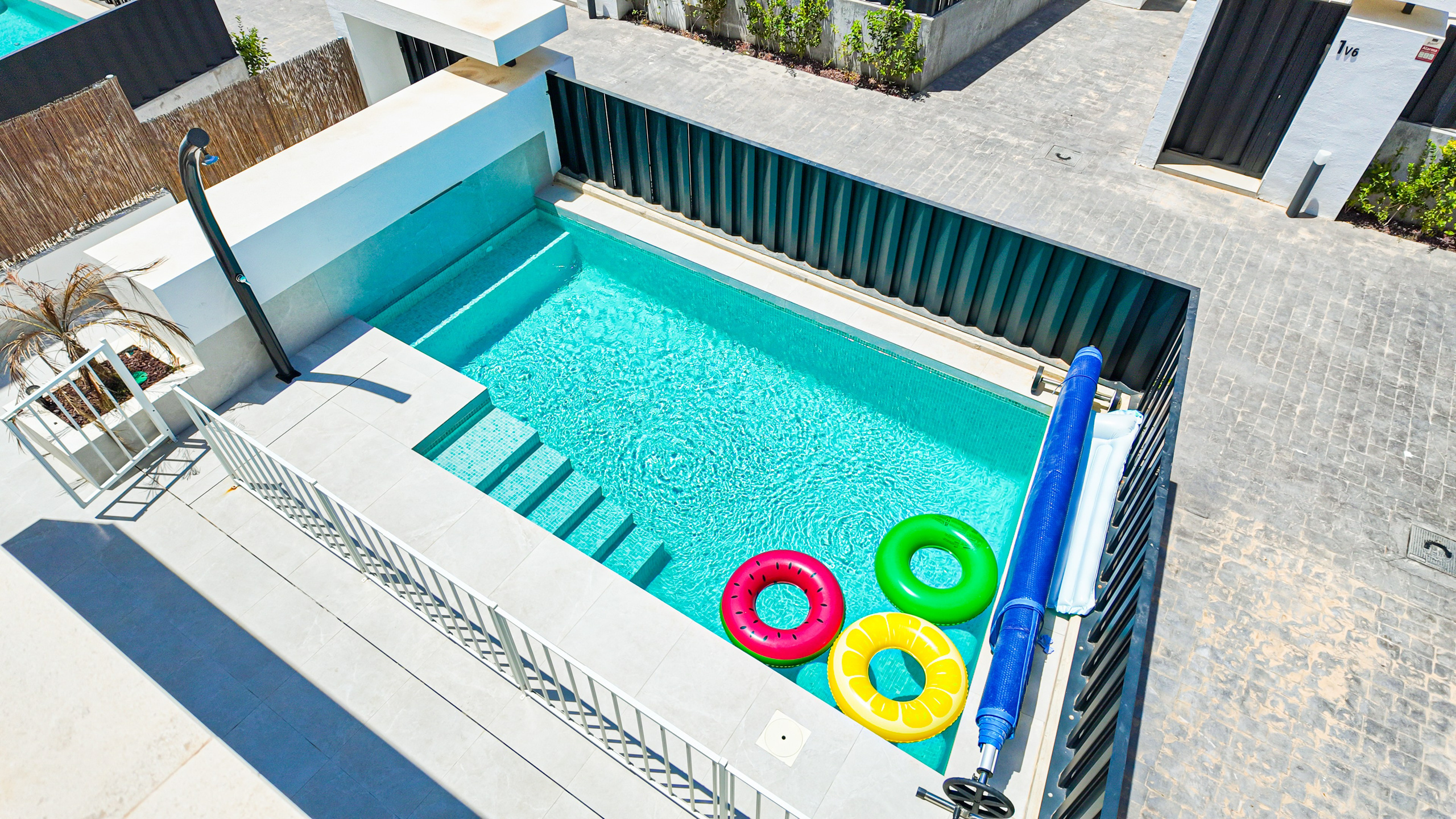 Villa LAKESIDE I’M GROUP. Baby Beast