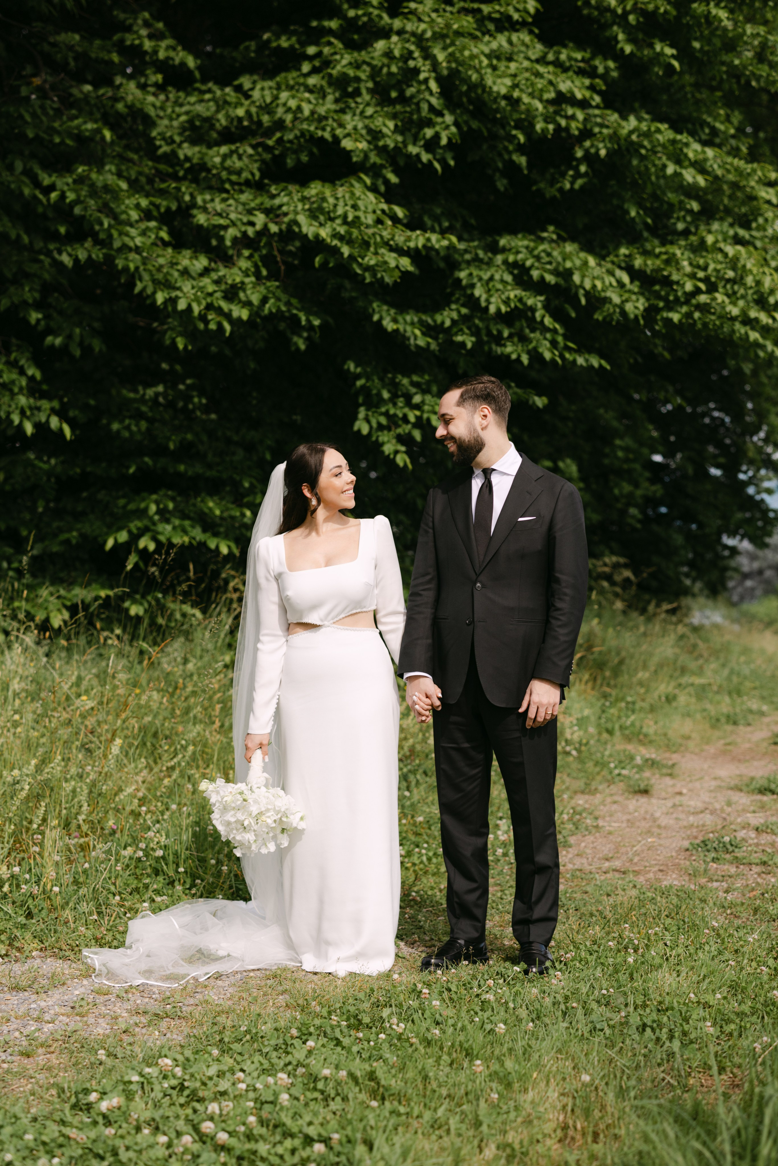 Unvergessliche Hochzeit am Zürichsee: Landgasthof Halbinsel Au. Familien- & Hochzeitsfotografin Schweiz. Valeria Diaz in Zürich und Umgebung