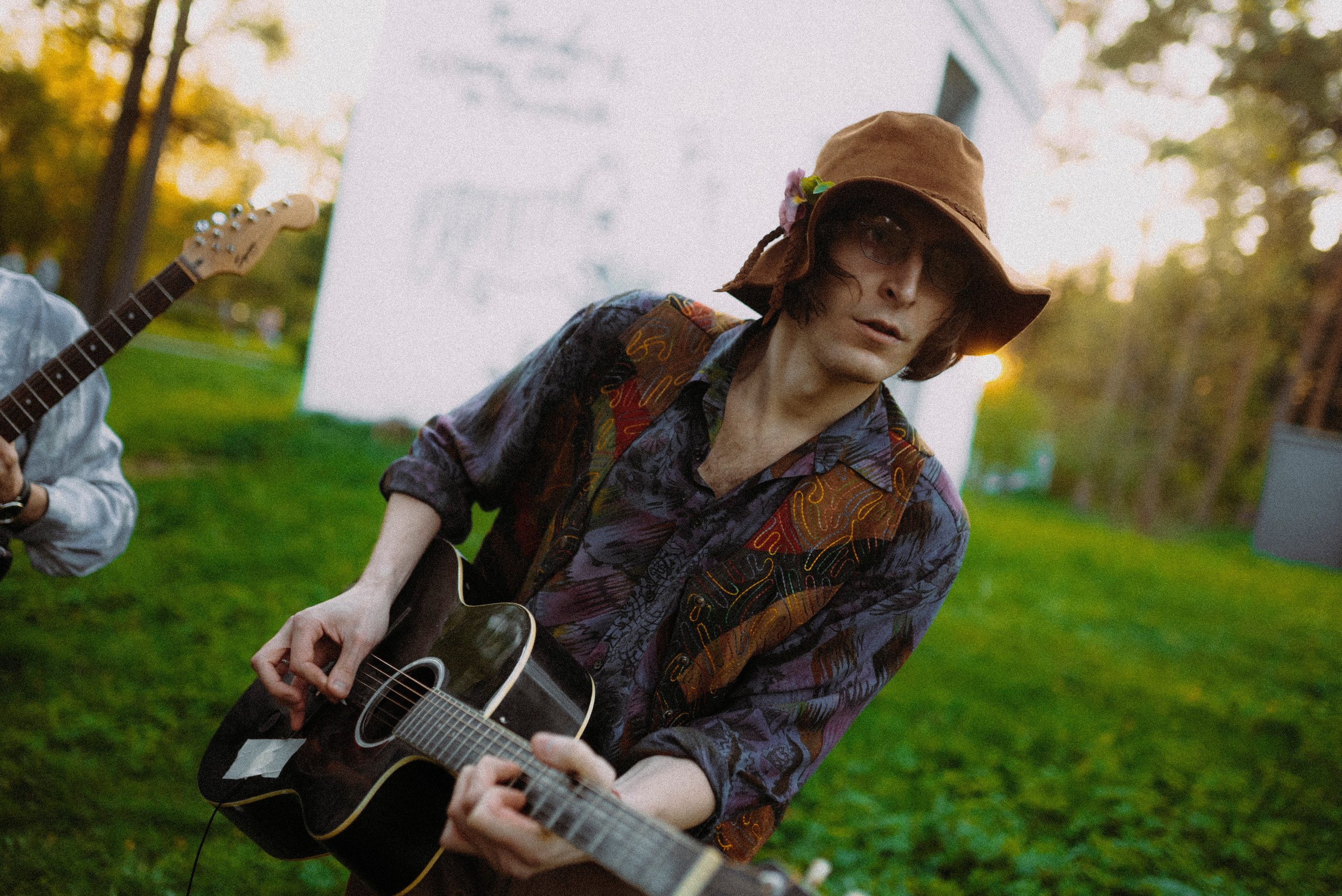 2024. Стрит-фотография, полная абсурда, идиотизма и красоты