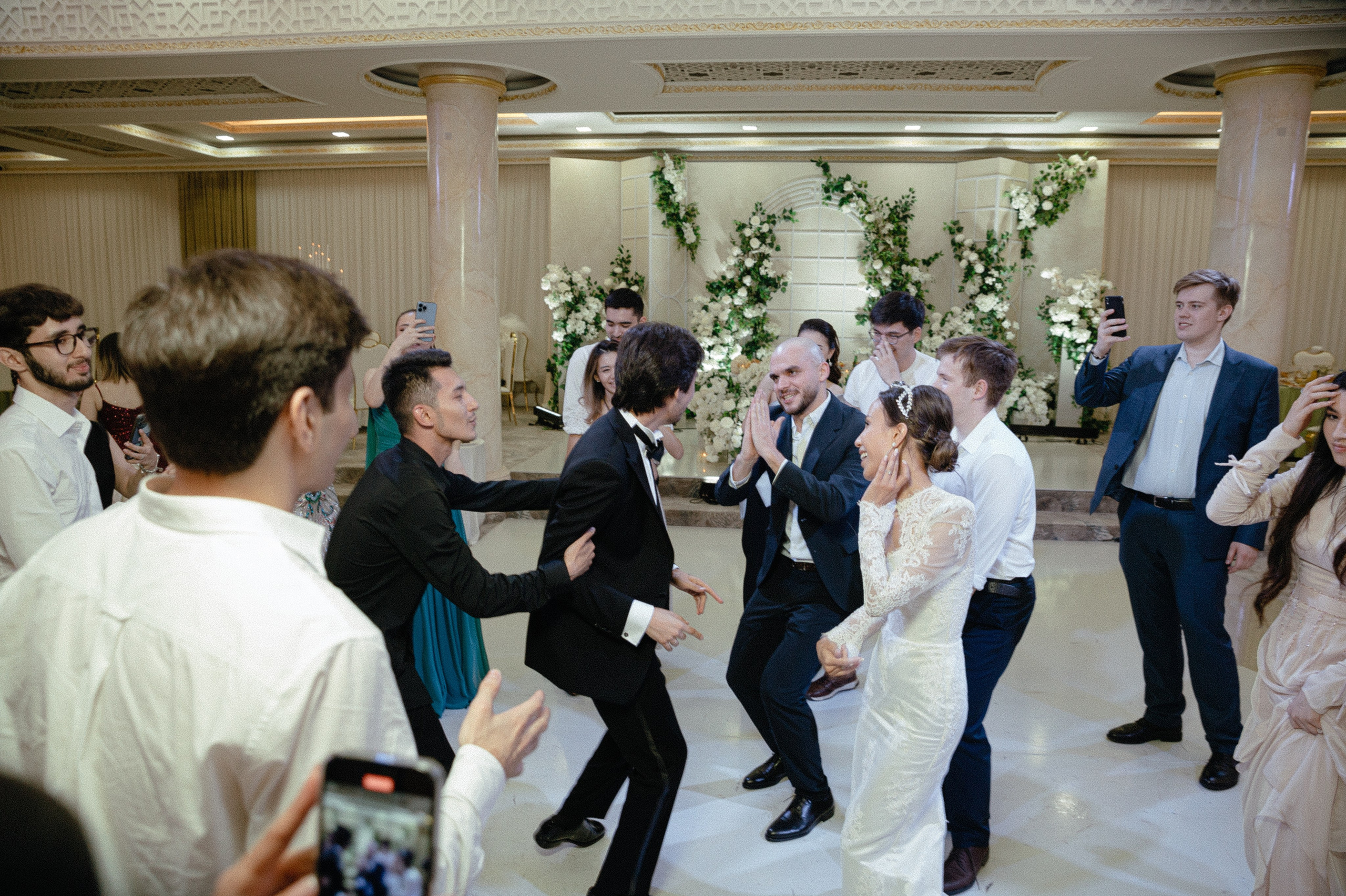 Botir & Zukhra. Главная