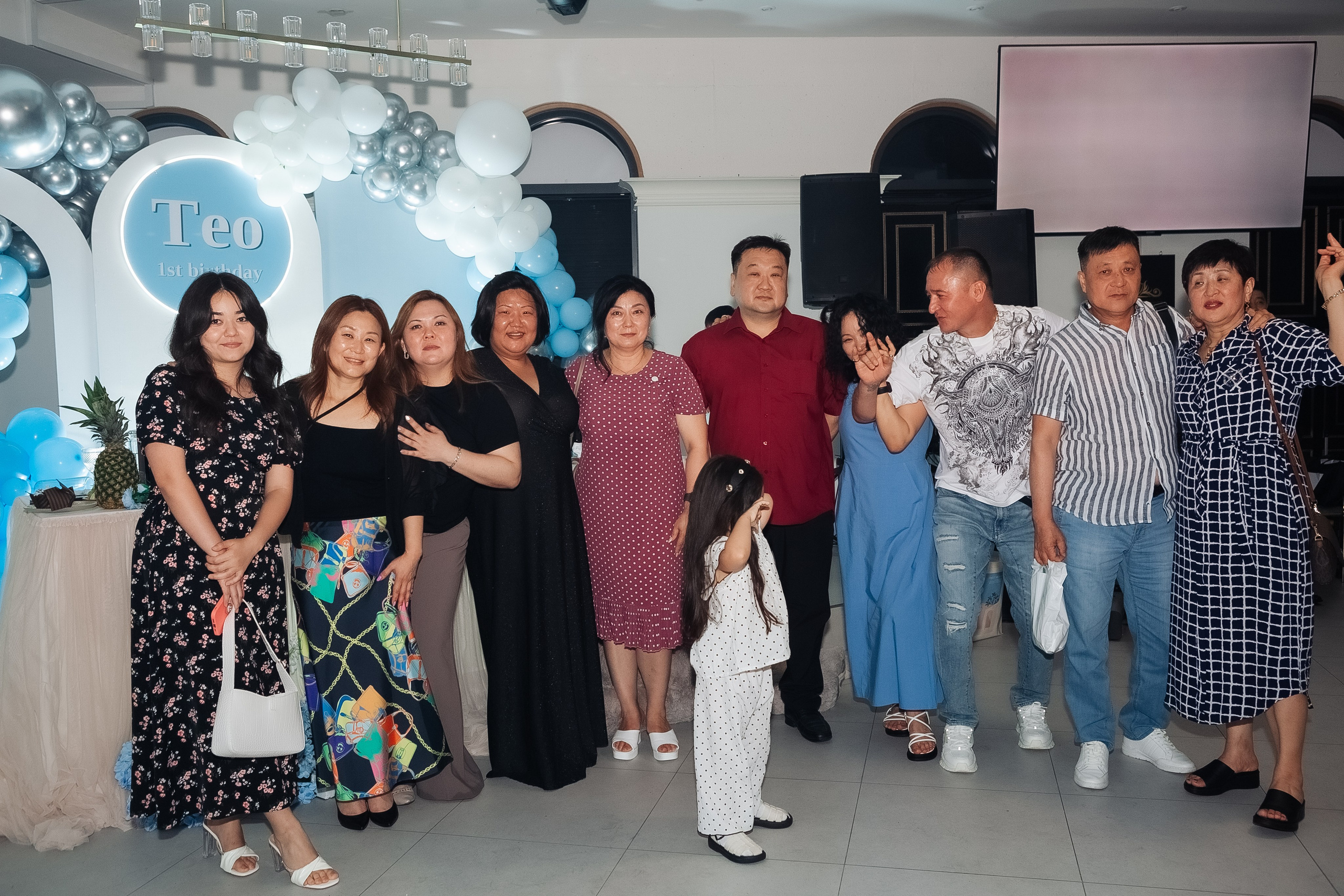 Тео дома и в ресторане. Фотограф беременности, ньюборн и годовасиков в Корее Жанна Хан