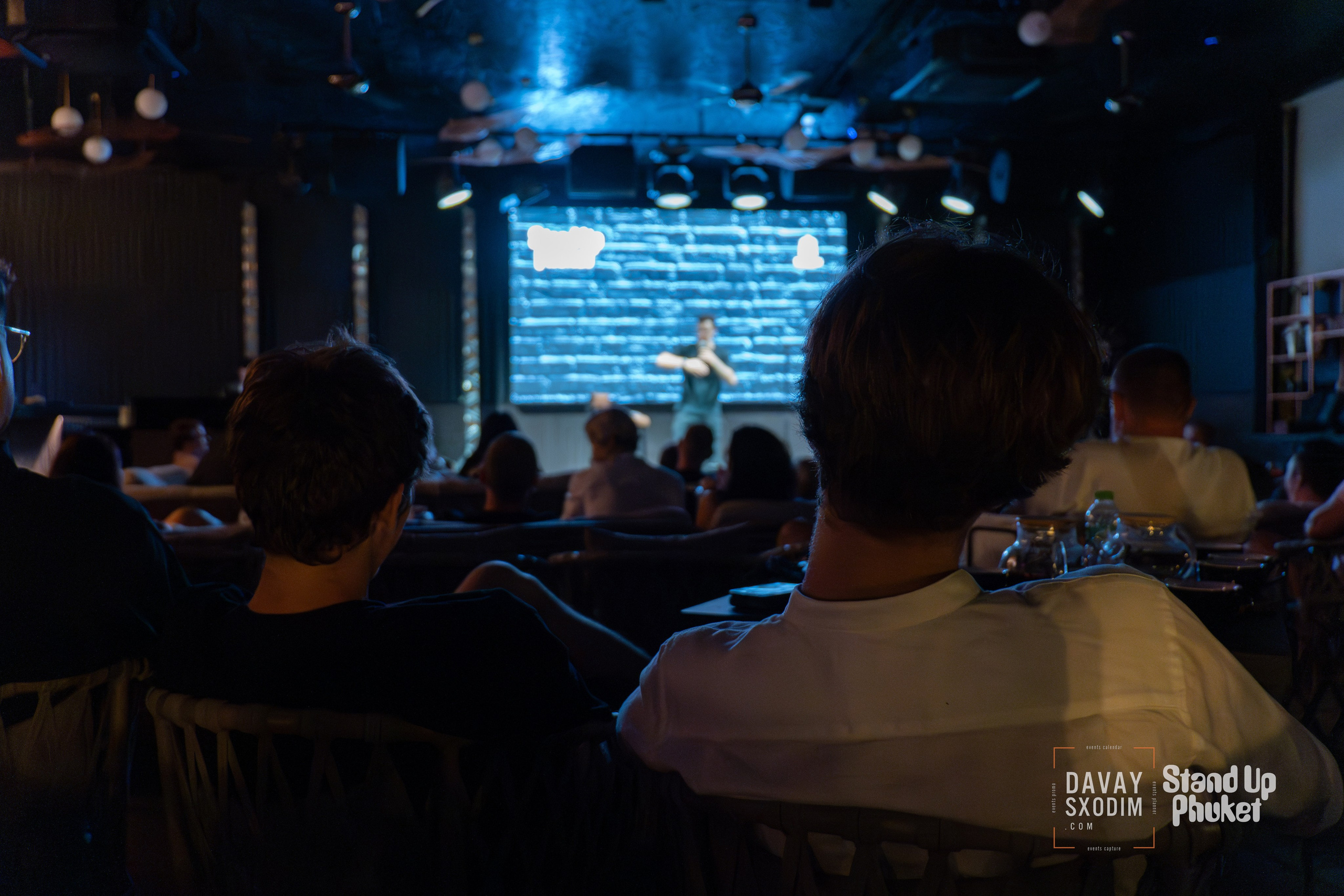 Standup Влада Лапина | Фоторепортаж | Афиша | DAVAYSXODIM.com PHUKET. АФИША|ФОТОРЕПОРТАЖИ|ИВЕНТЫ|ПХУКЕТ