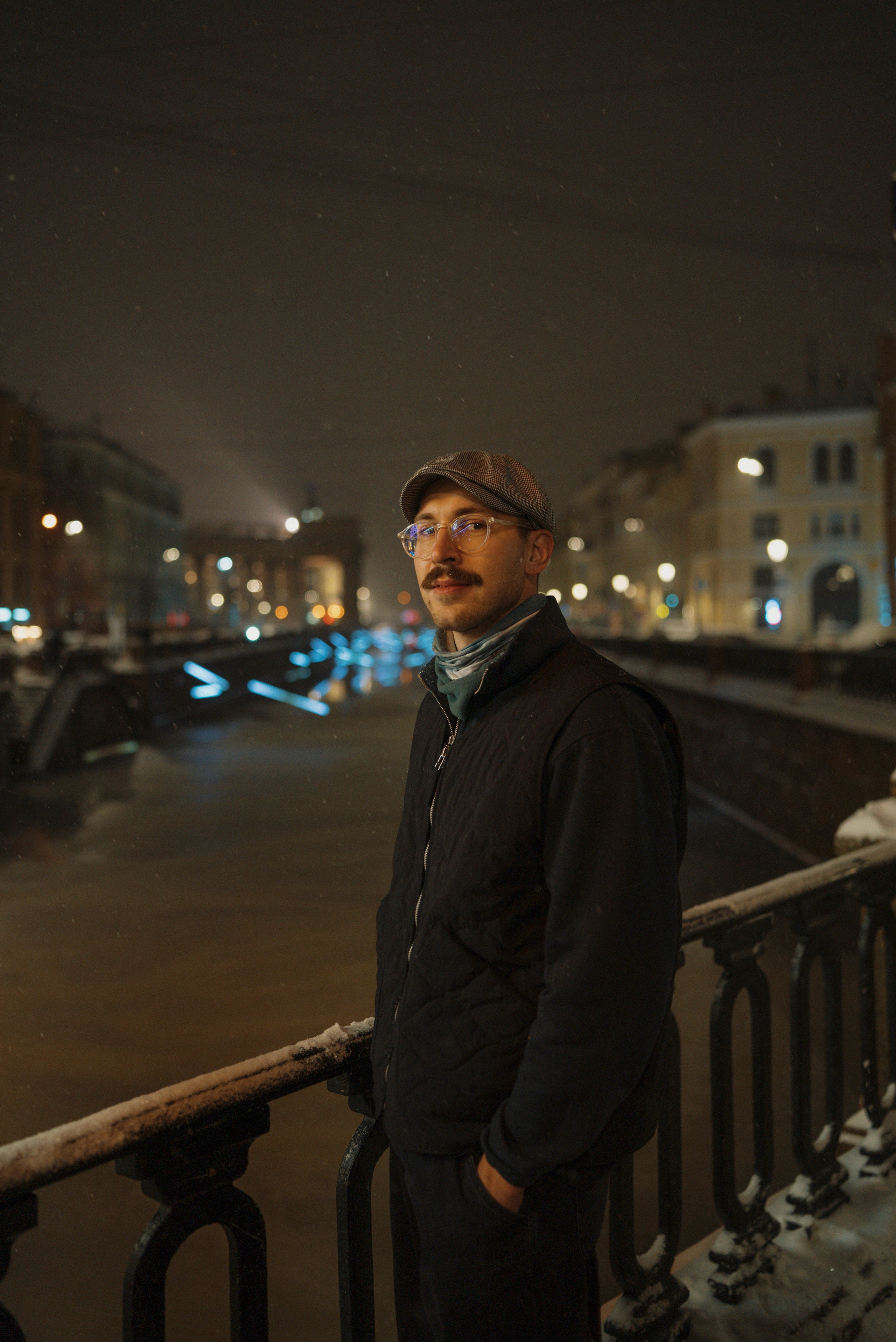 2025. Стрит-фотография, полная абсурда, идиотизма и красоты